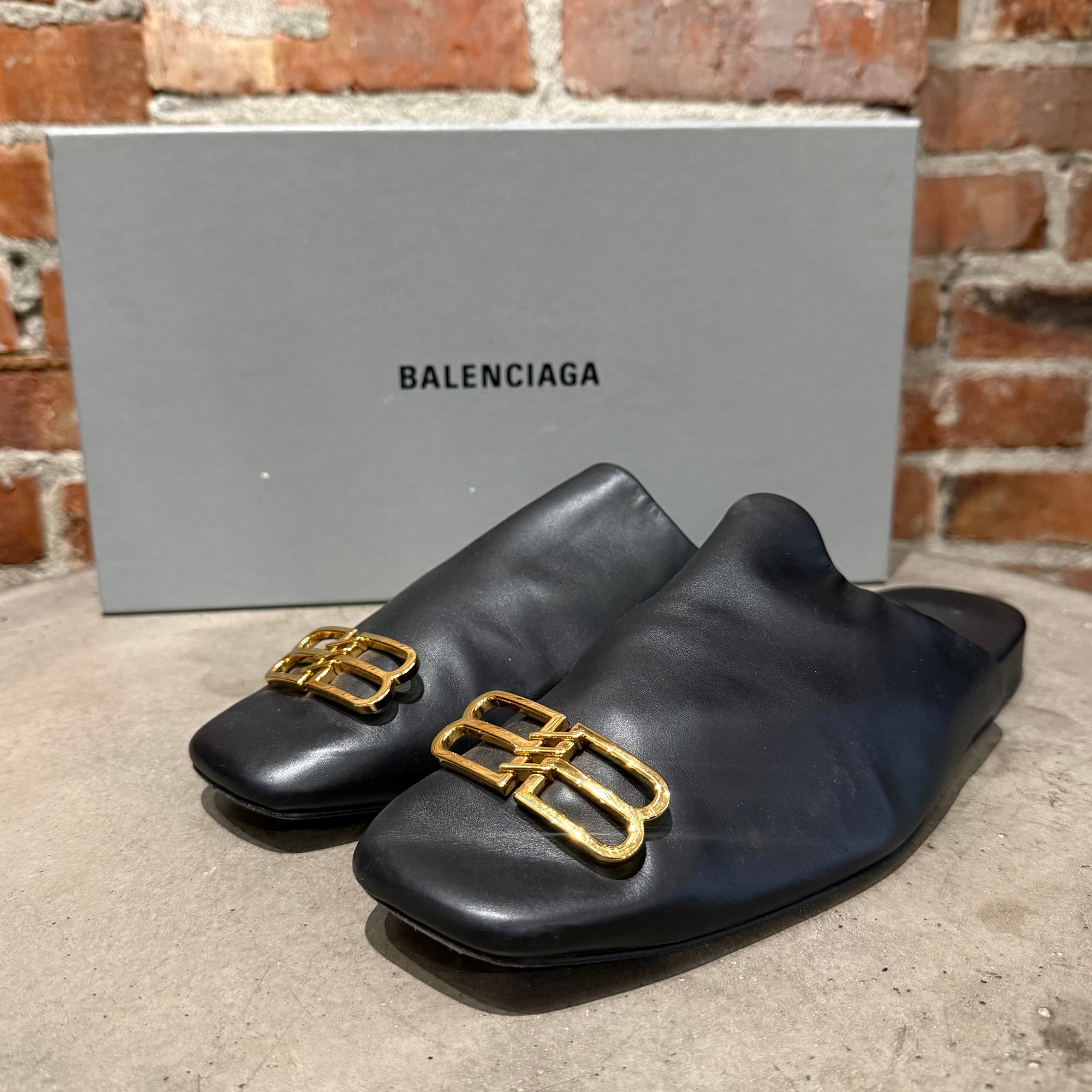 BALENCIAGA CALFSKIN LEATHER COSY BB MULES ‘BLACK’