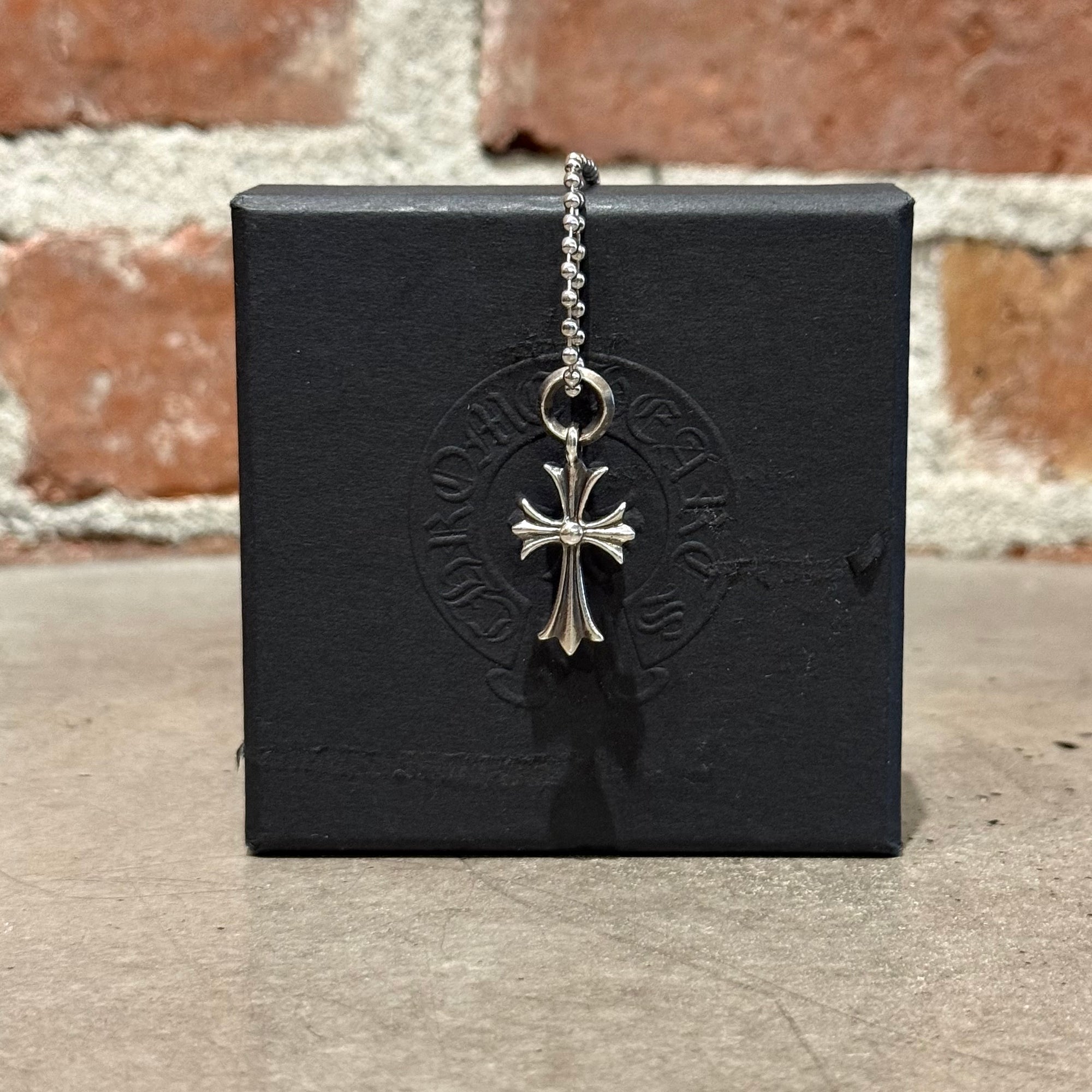 CHROME HEARTS TINY CROSS NECKLACE ‘SILVER’