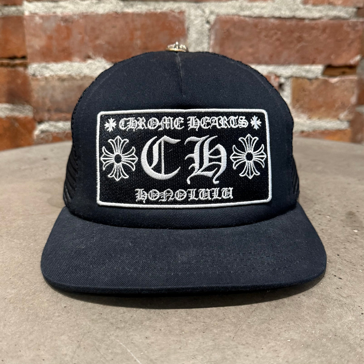 CHROME HEARTS HONOLULU EXCLUSIVE TRUCKER HAT ‘BLACK’