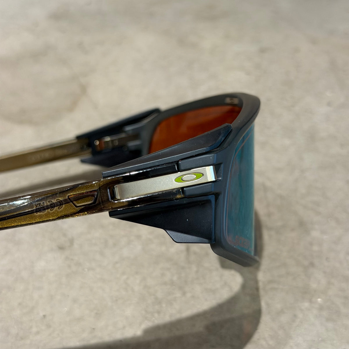 OAKLEY X BODEGA PRIZM LATCH PANEL SUNGLASSES ‘MULTI’