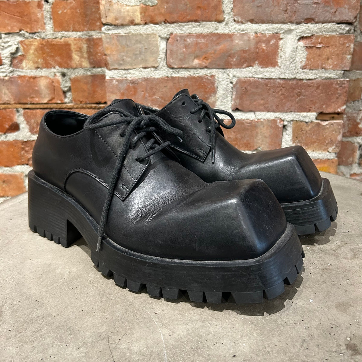 BALENCIAGA LEATHER TROOPER DERBIES ‘BLACK’