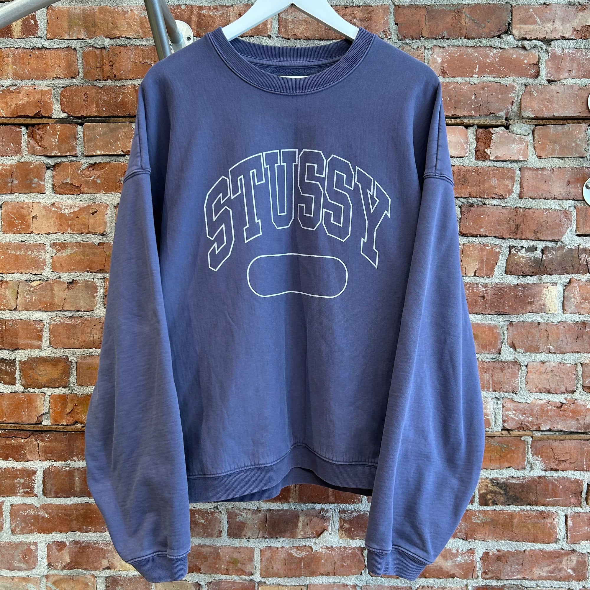 STUSSY COLLEGIATE LOGO BOXY CREWNECK ‘WASHED PURPLE’