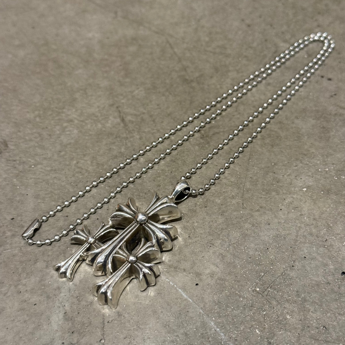 CHROME HEARTS SMALL TRIPLE CROSS NECKLACE ‘SILVER’