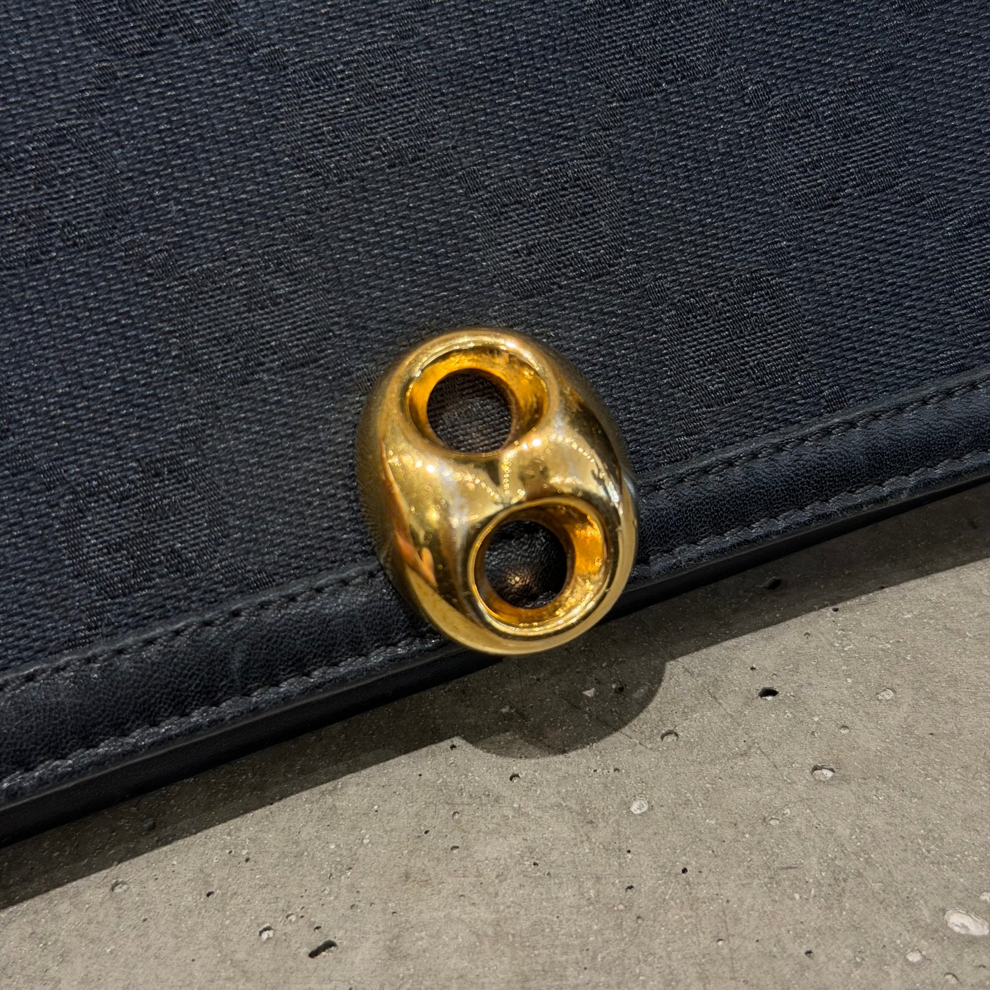 GUCCI WAVE BUCKLE LONG WALLET ‘BLACK’