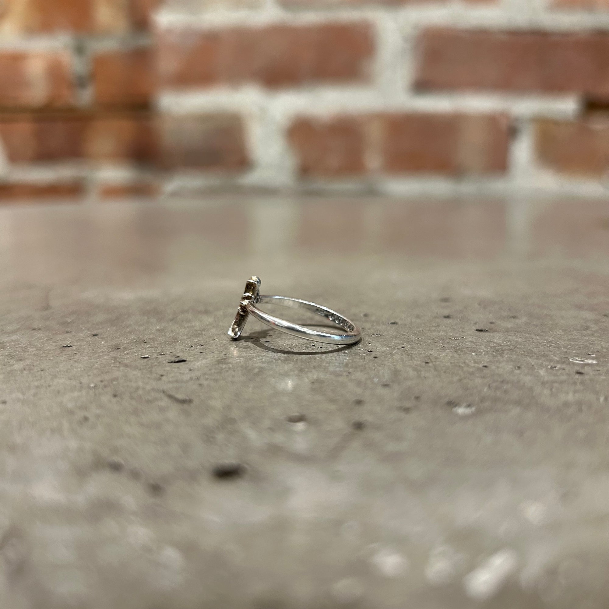 CHROME HEARTS EMERALD CROSS BUBBLEGUM RING 'SILVER'