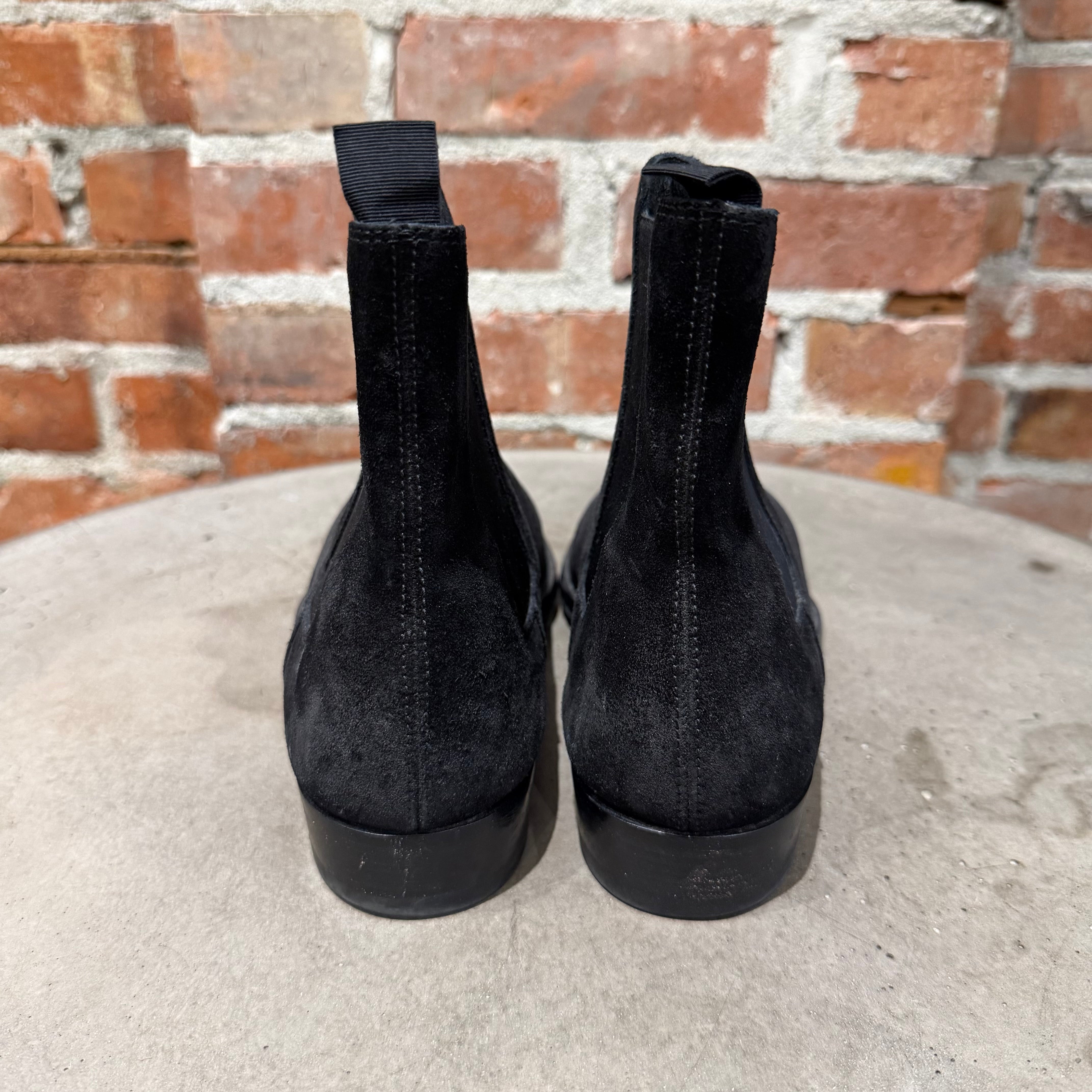SAINT LAURENT WYATT 30 SUEDE CHELSEA BOOTS 'BLACK' – Sadō Room