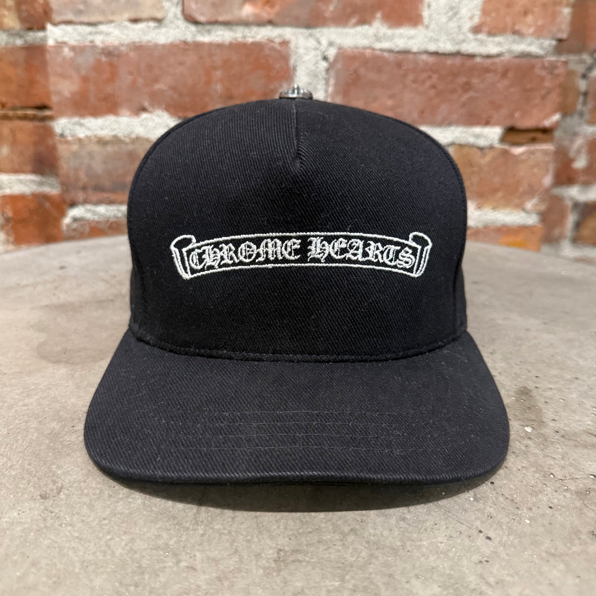 CHROME HEARTS SCROLL LOGO BASEBALL HAT ‘BLACK’