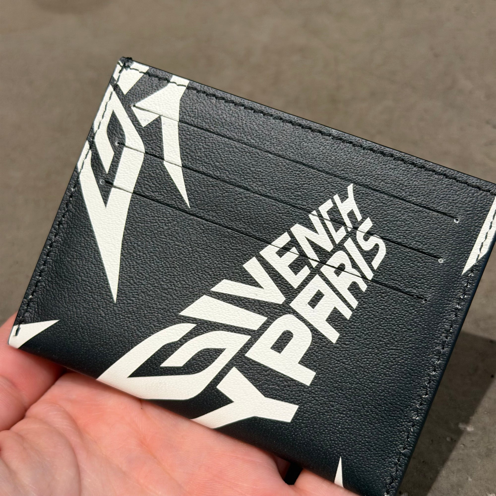 GIVENCHY LOGO PRINT LEATHER CARDHOLDER ‘BLACK’
