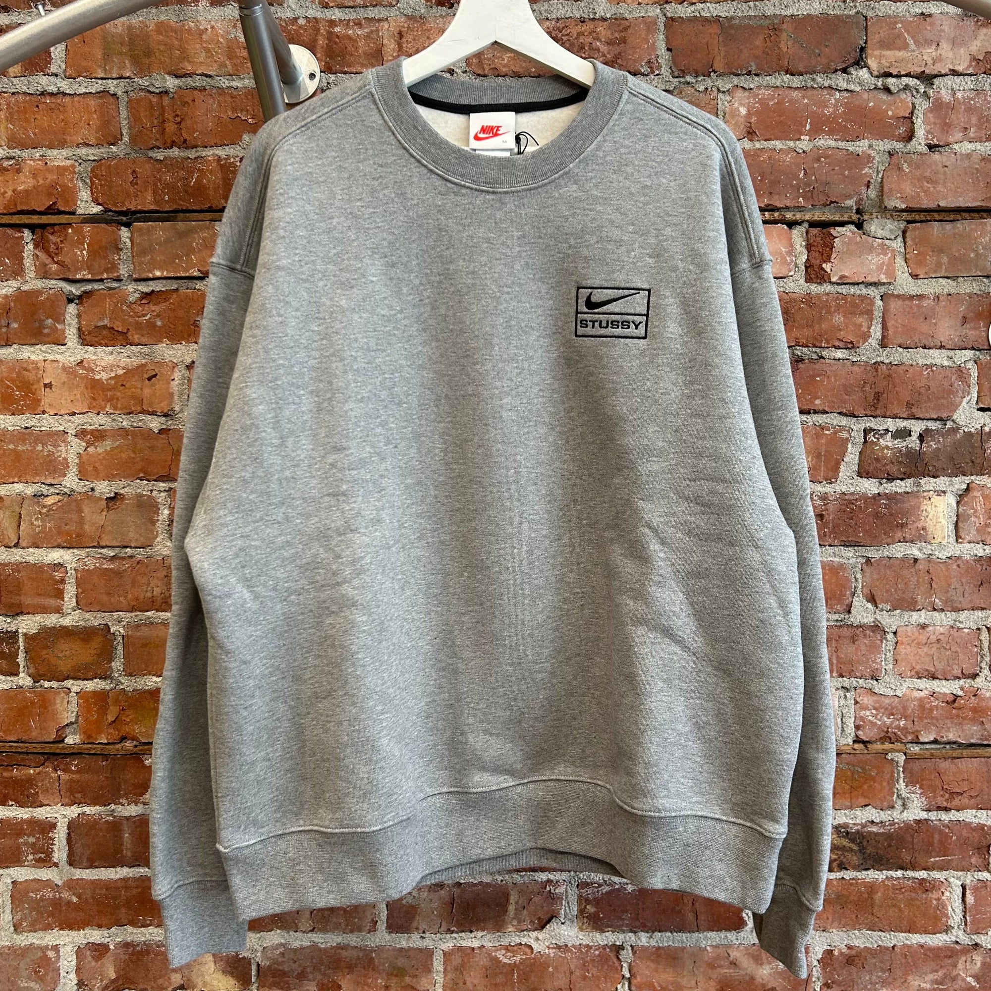 STUSSY X NIKE CREWNECK ‘GRAY’