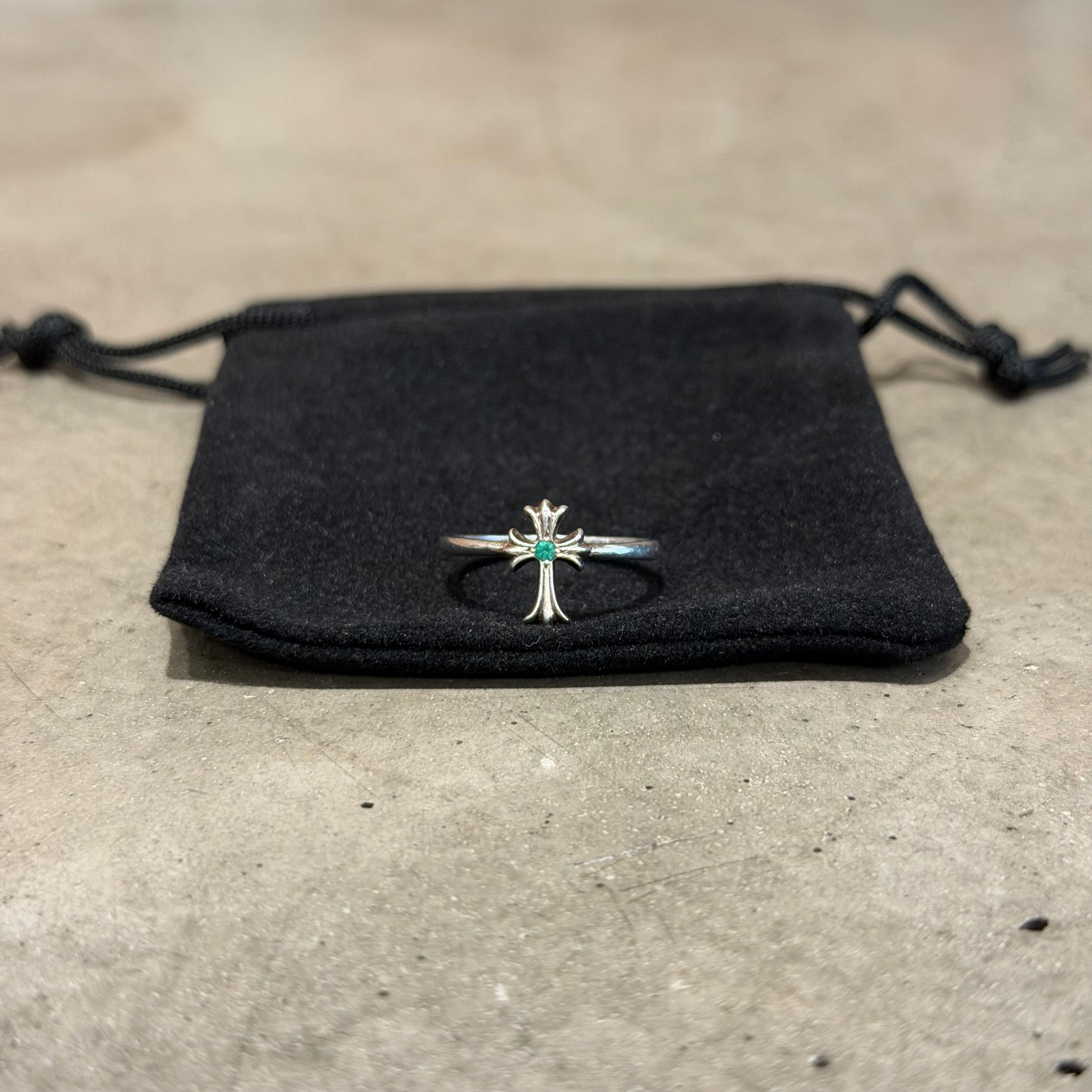 CHROME HEARTS EMERALD CROSS BUBBLEGUM RING 'SILVER'