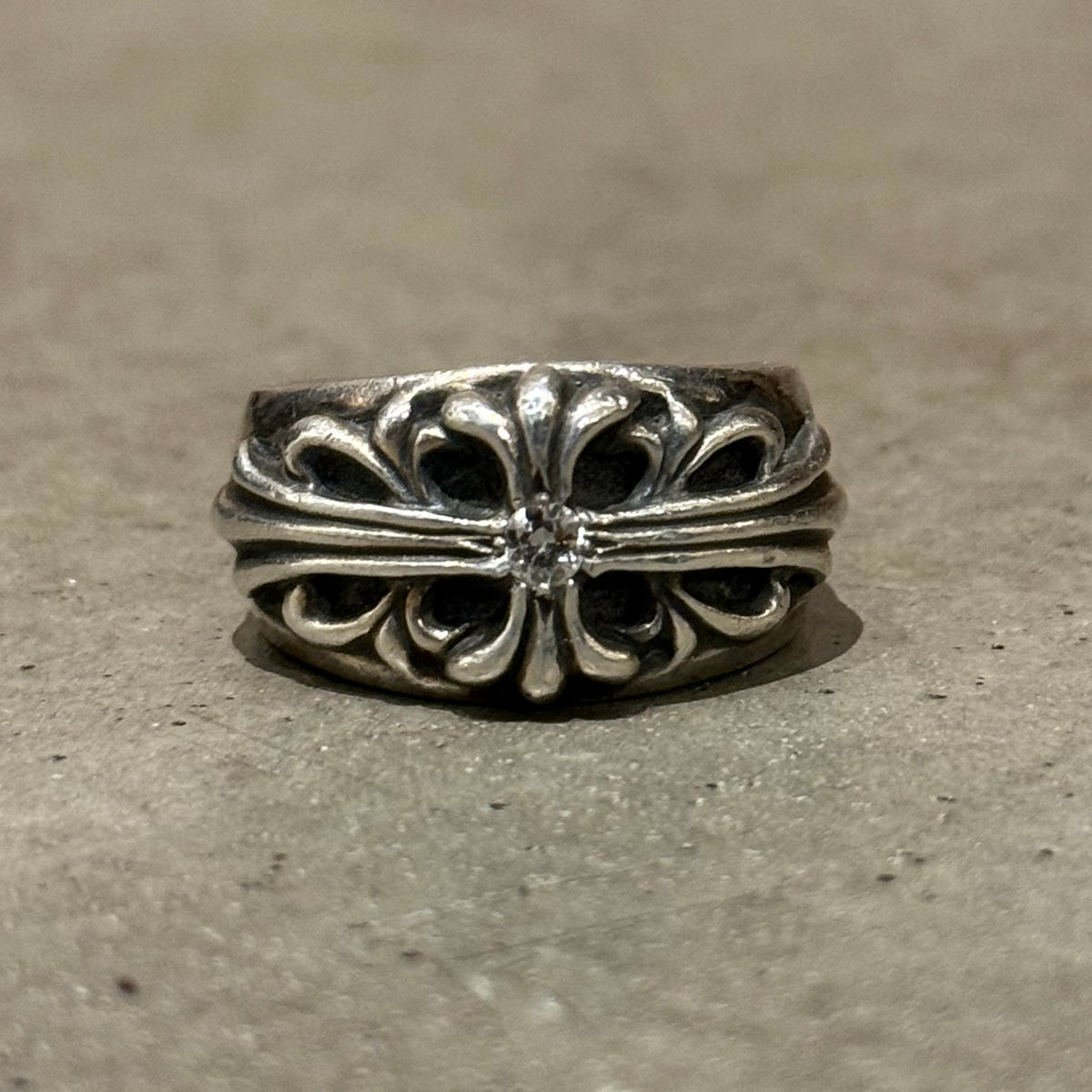 CHROME HEARTS DIAMOND CLASSIC FLORAL CROSS RING ‘SILVER’