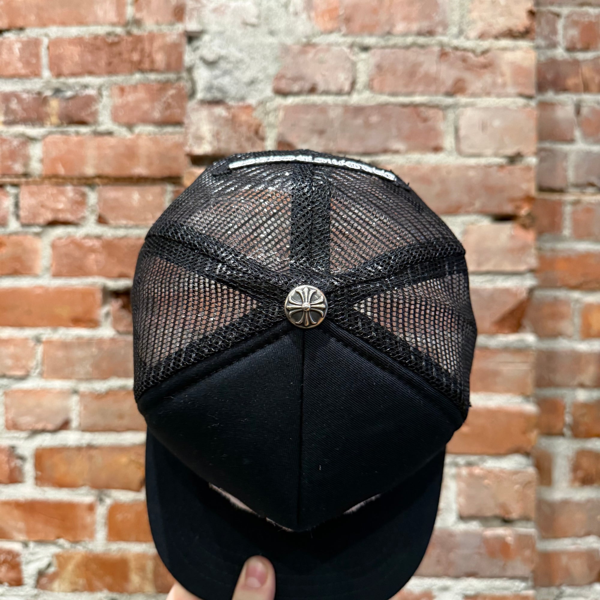 CHROME HEARTS TRIPLE PONY HAIR CROSS PATCH TRUCKER ‘BLACK’