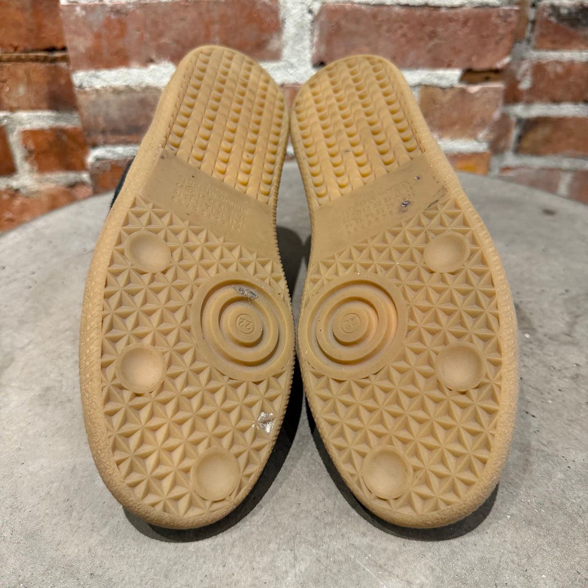 MASION MARGIELA REPLICA GAT SNEAKERS ‘BLACK/GUM’
