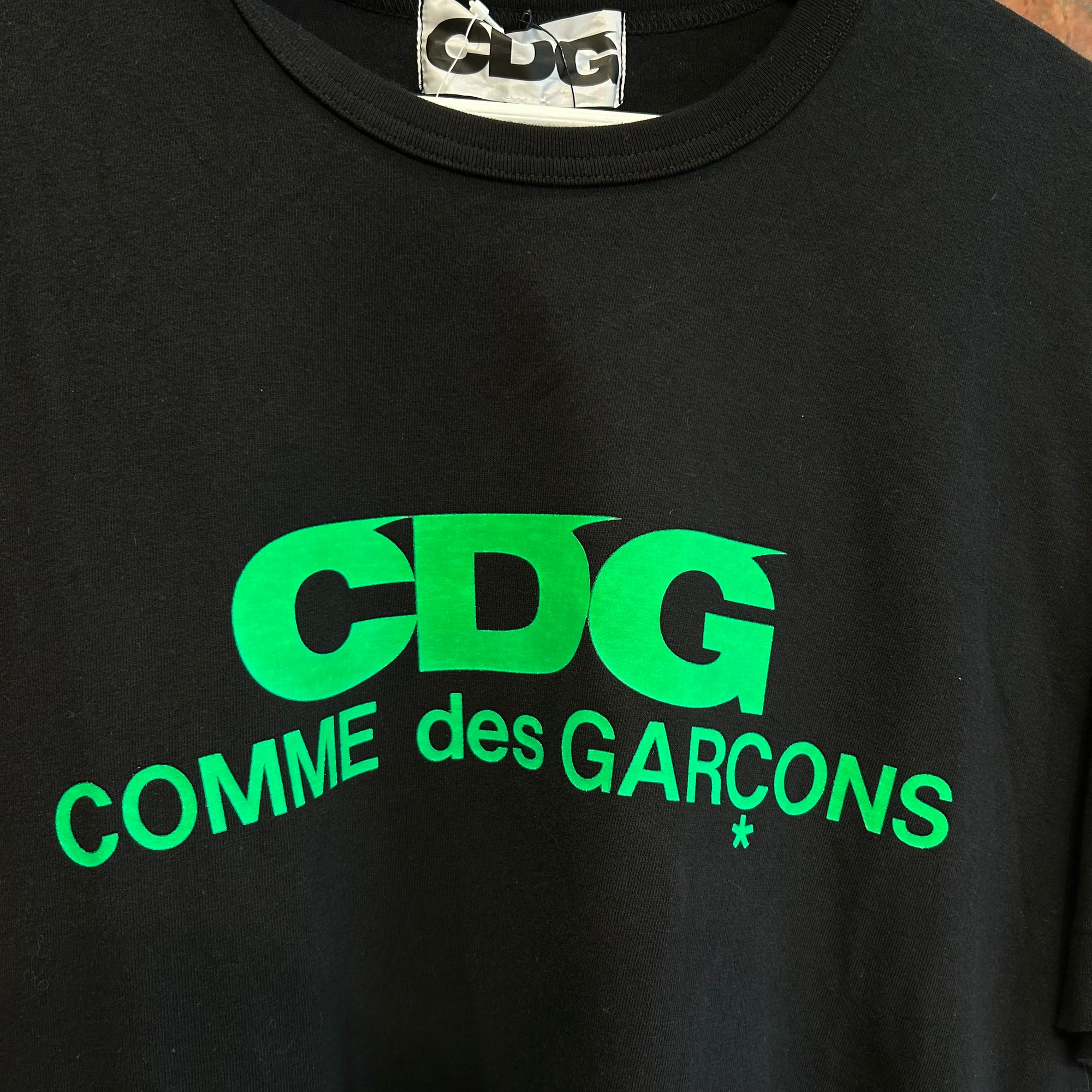 COMME DES GARÇONS CDG LOGO TEE ‘BLACK/GREEN’