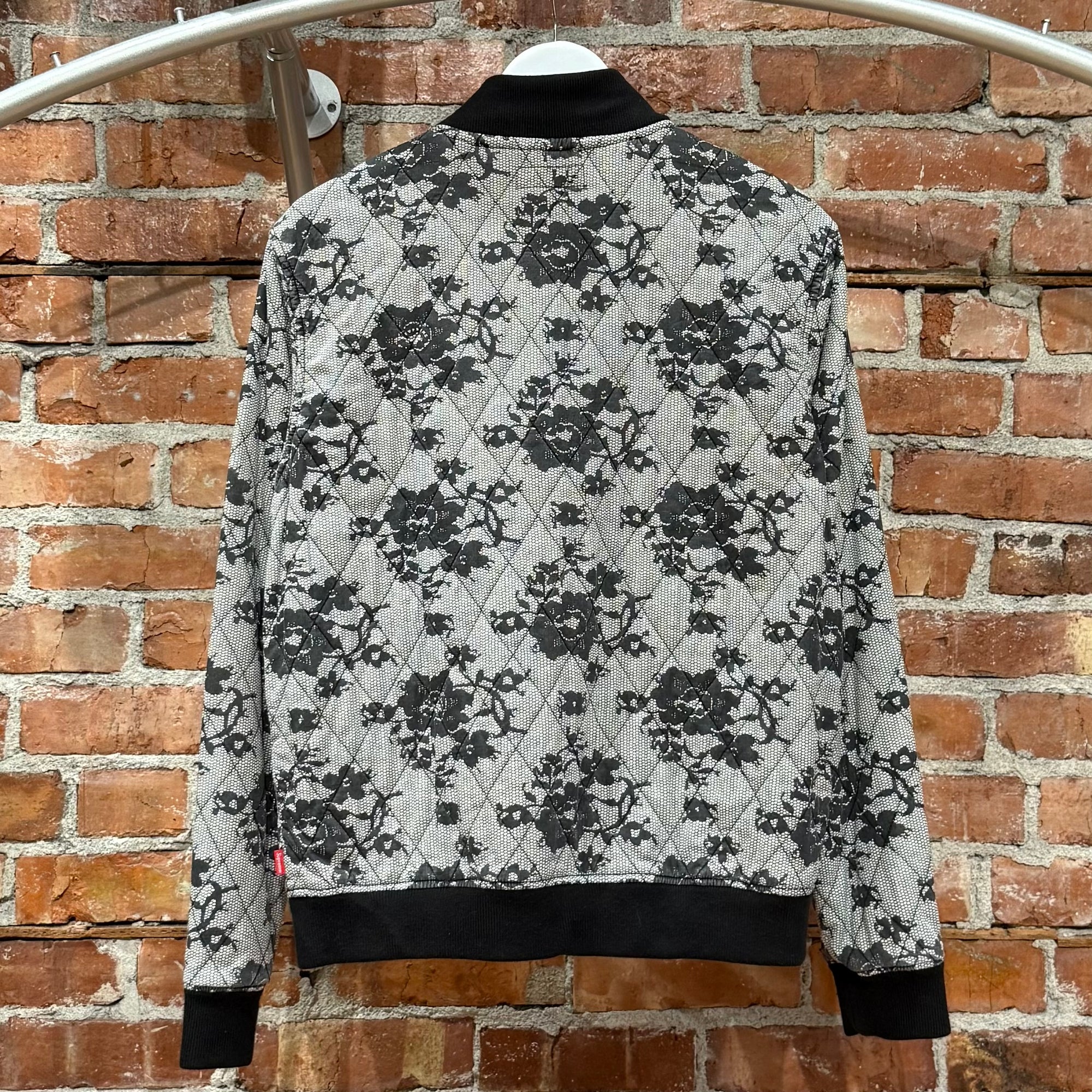 SUPREME SS17 QUILTED LACE FLORAL BOMBER ‘GREY’