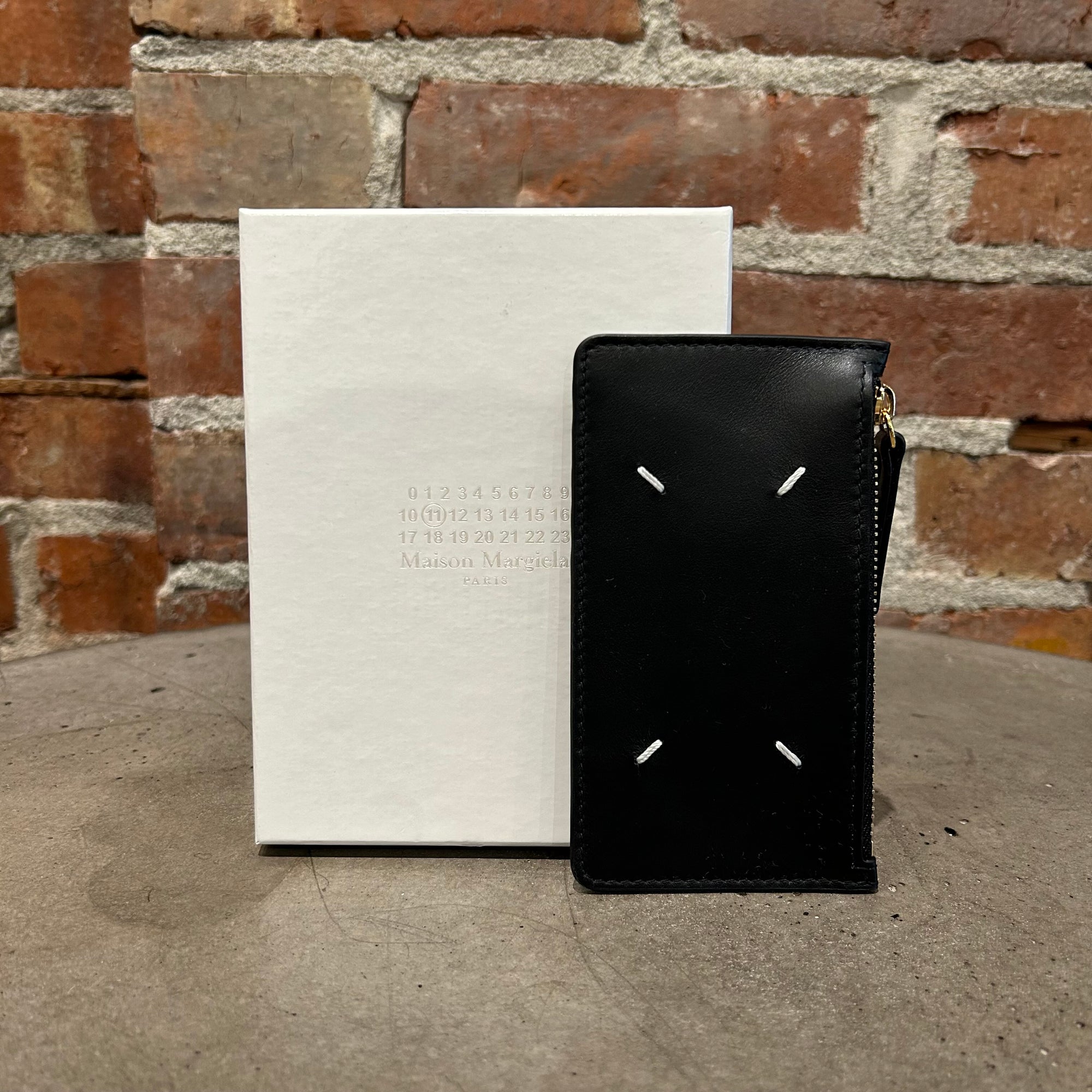 MAISON MARGIELA FOUR STITCH ZIP CARD HOLDER ‘BLACK’
