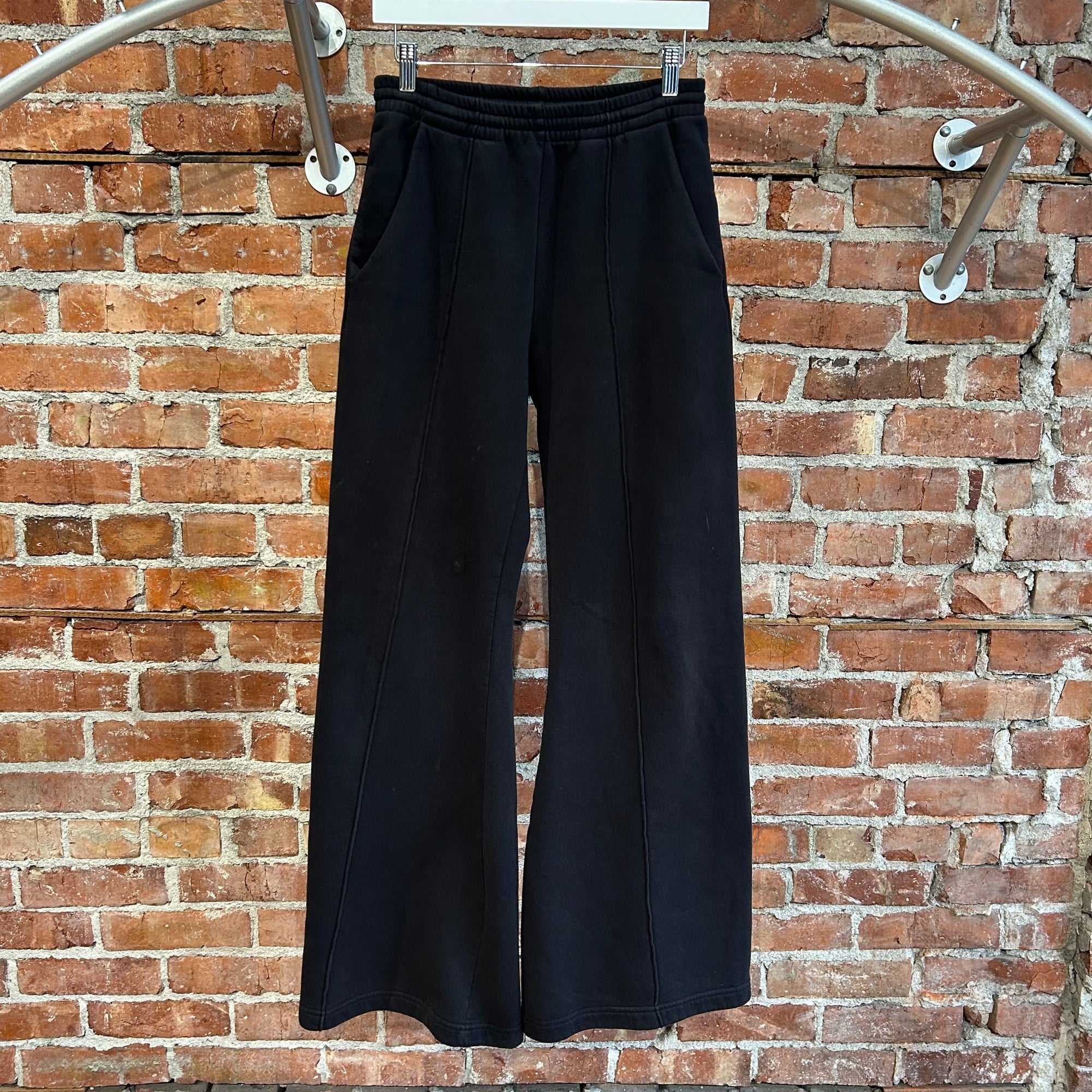 MAISON MARGIELA MM6 FLARED SWEATPANTS ‘BLACK’