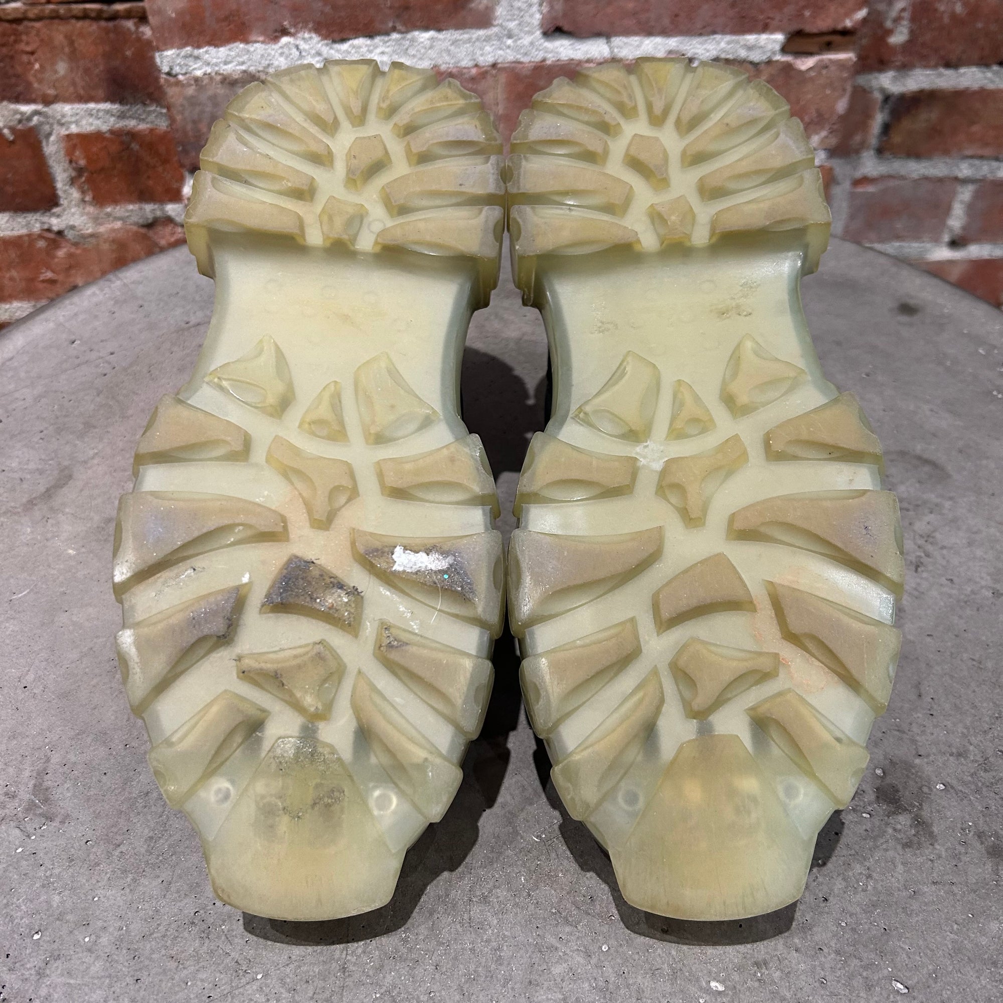 RICK OWENS TRANSPARENT TRACTOR LOW BOOTS ‘BLACK’