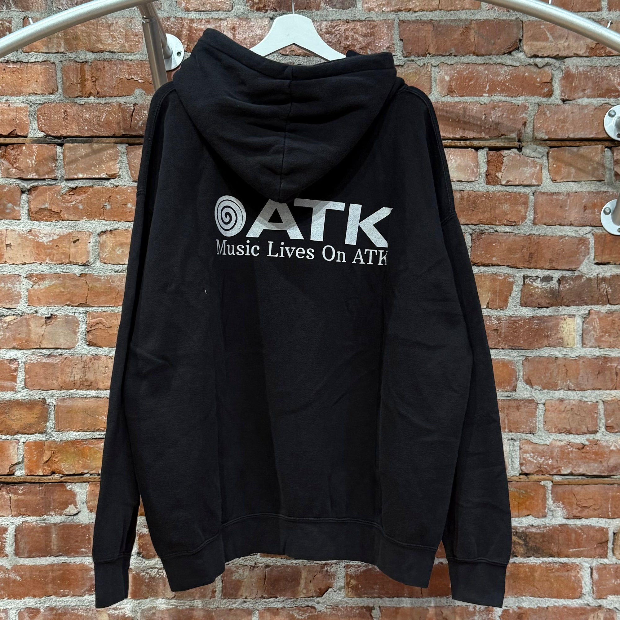GALLERY DEPT. MUSIC LIVES ON ATK HOODIE ‘BLACK’