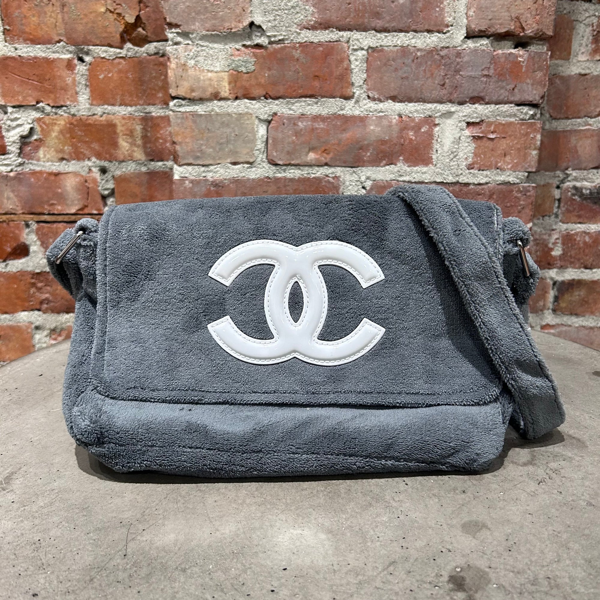 CHANEL VIP EXCLUSIVE CROSSBODY BAG ’GREY’