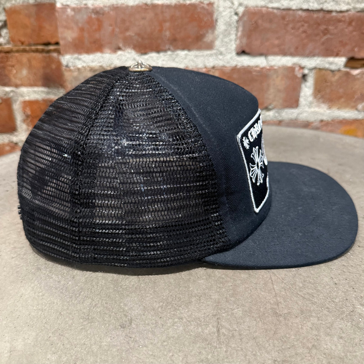 CHROME HEARTS HONOLULU EXCLUSIVE TRUCKER HAT ‘BLACK’