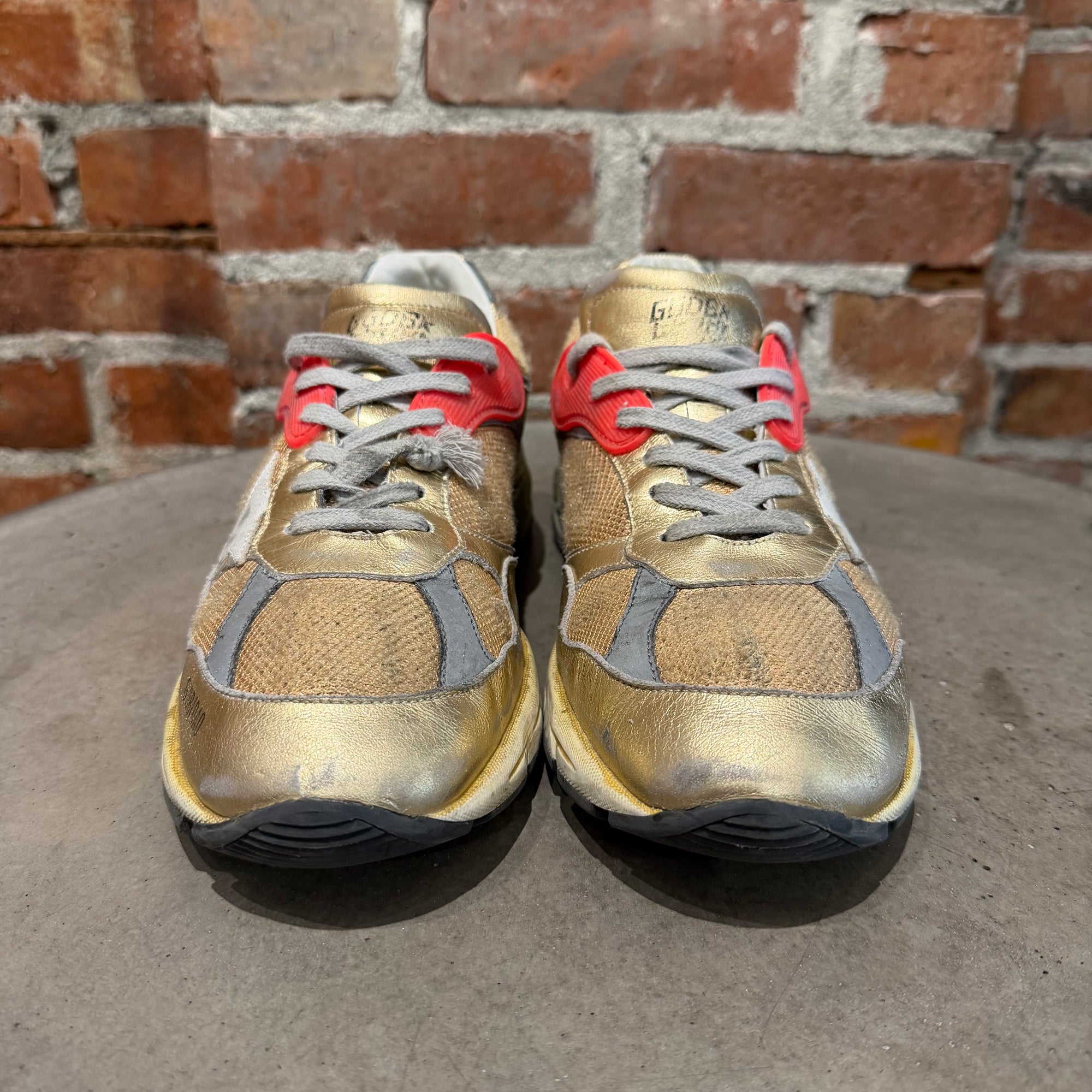GOLDEN GOOSE DELUXE DAD-STAR SNEAKERS ‘GOLD’