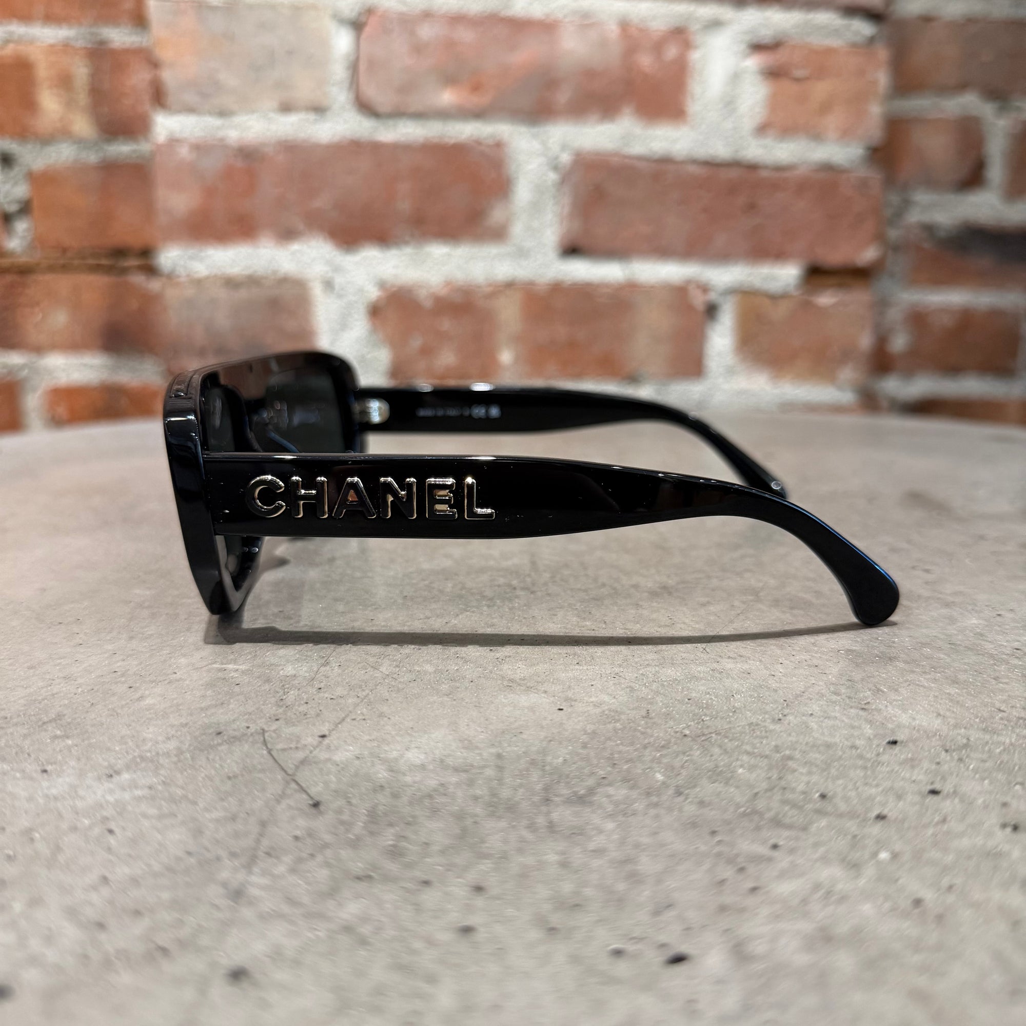 CHANEL SS26 SHIELD SUNGLASSES 'BLACK'