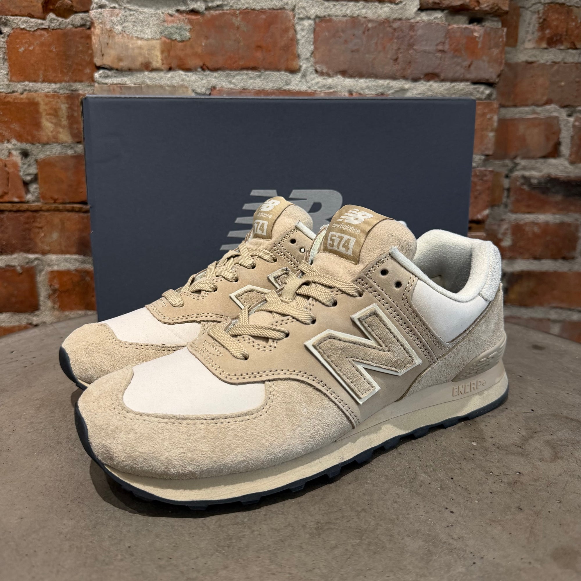 NEW BALANCE X JUNYA WATANBE 574 SNEAKERS ‘TAN/CREAM’