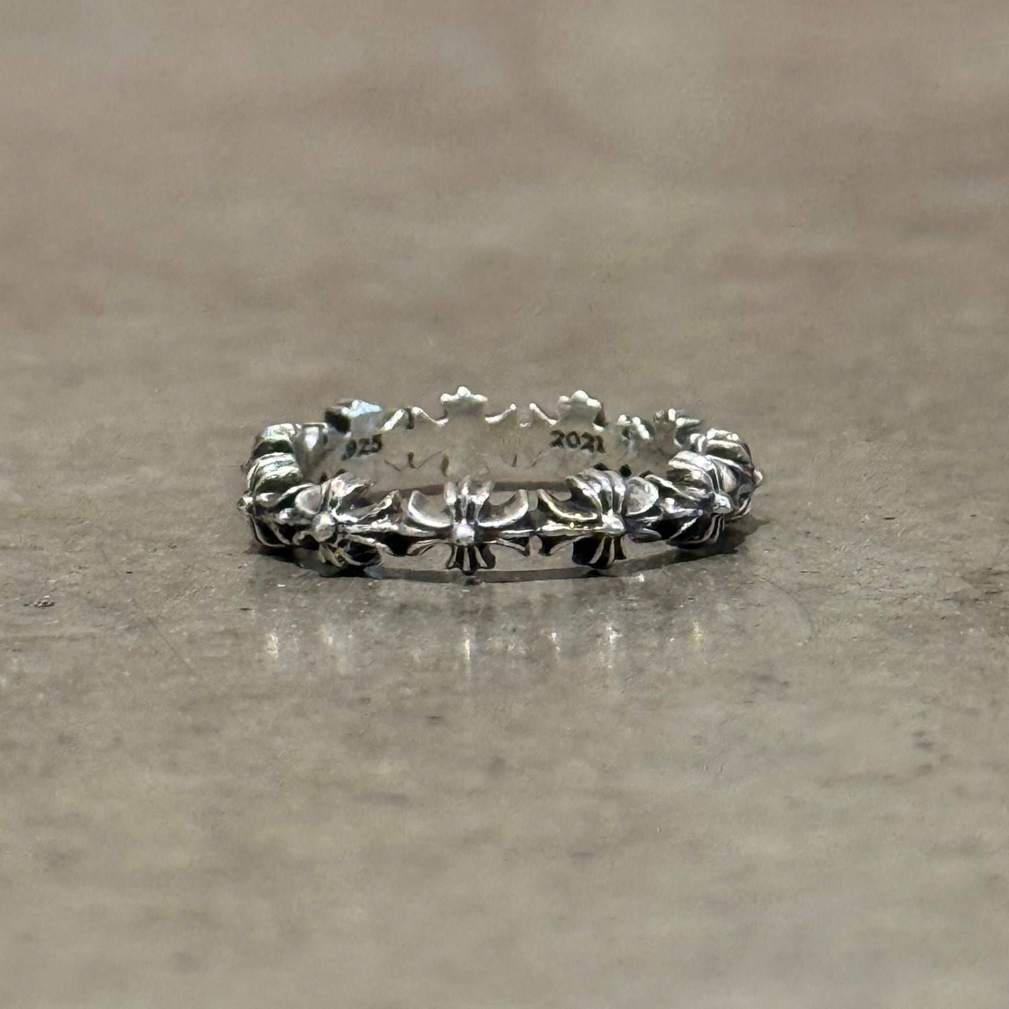 CHROME HEARTS TINY-E BAND RING ‘SILVER’