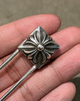 CHROME HEARTS PYRAMID PLUS LARGE SAFETY PIN ‘SILVER’