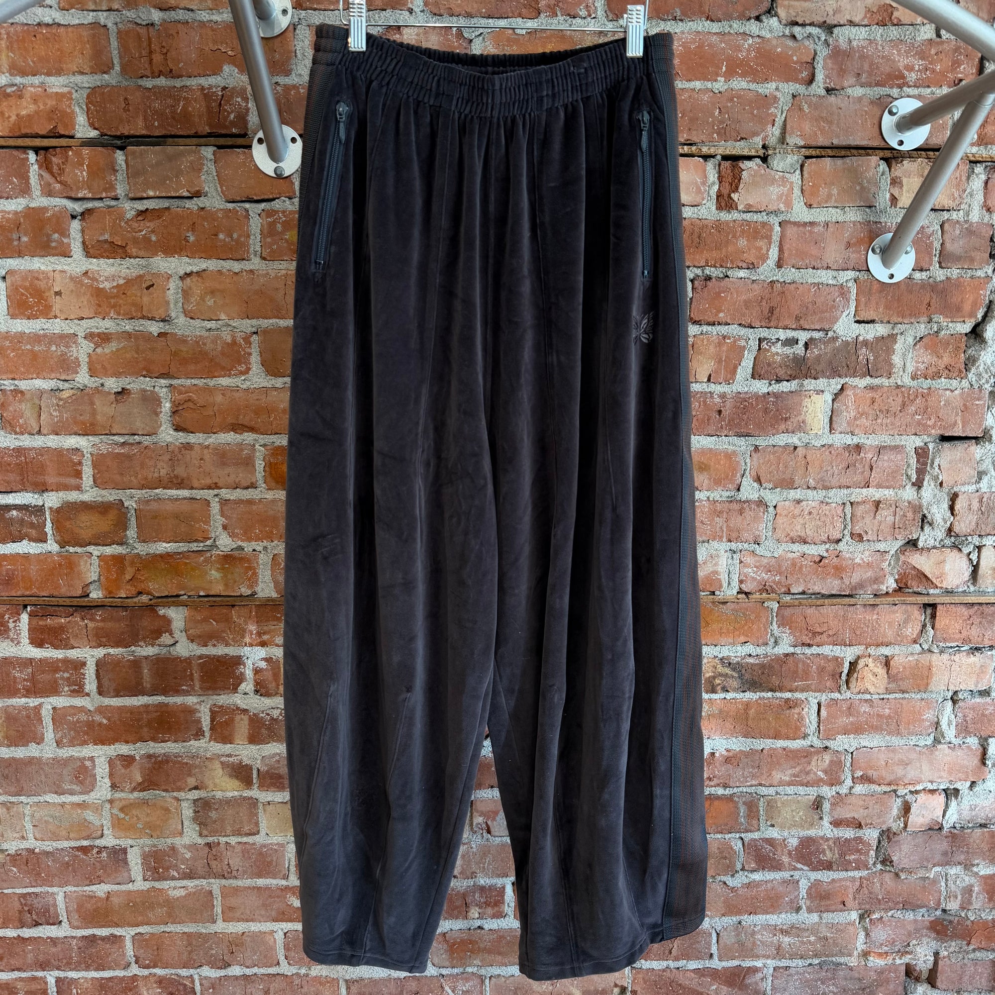 NEEDLES HD TRACK PANTS ‘DARK GRAY/COPPER’