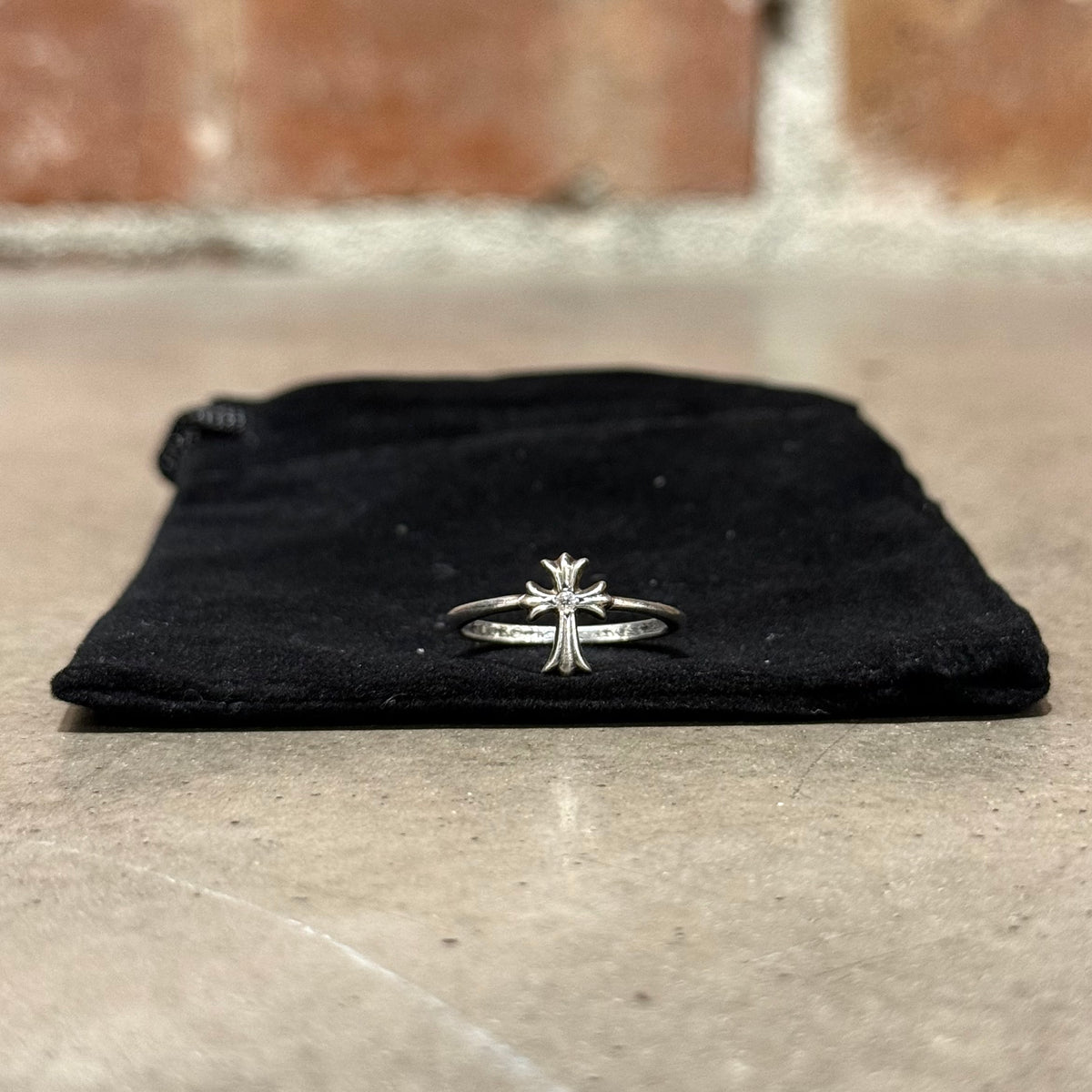 CHROME HEARTS DIAMOND CROSS BUBBLEGUM RING ‘SILVER’