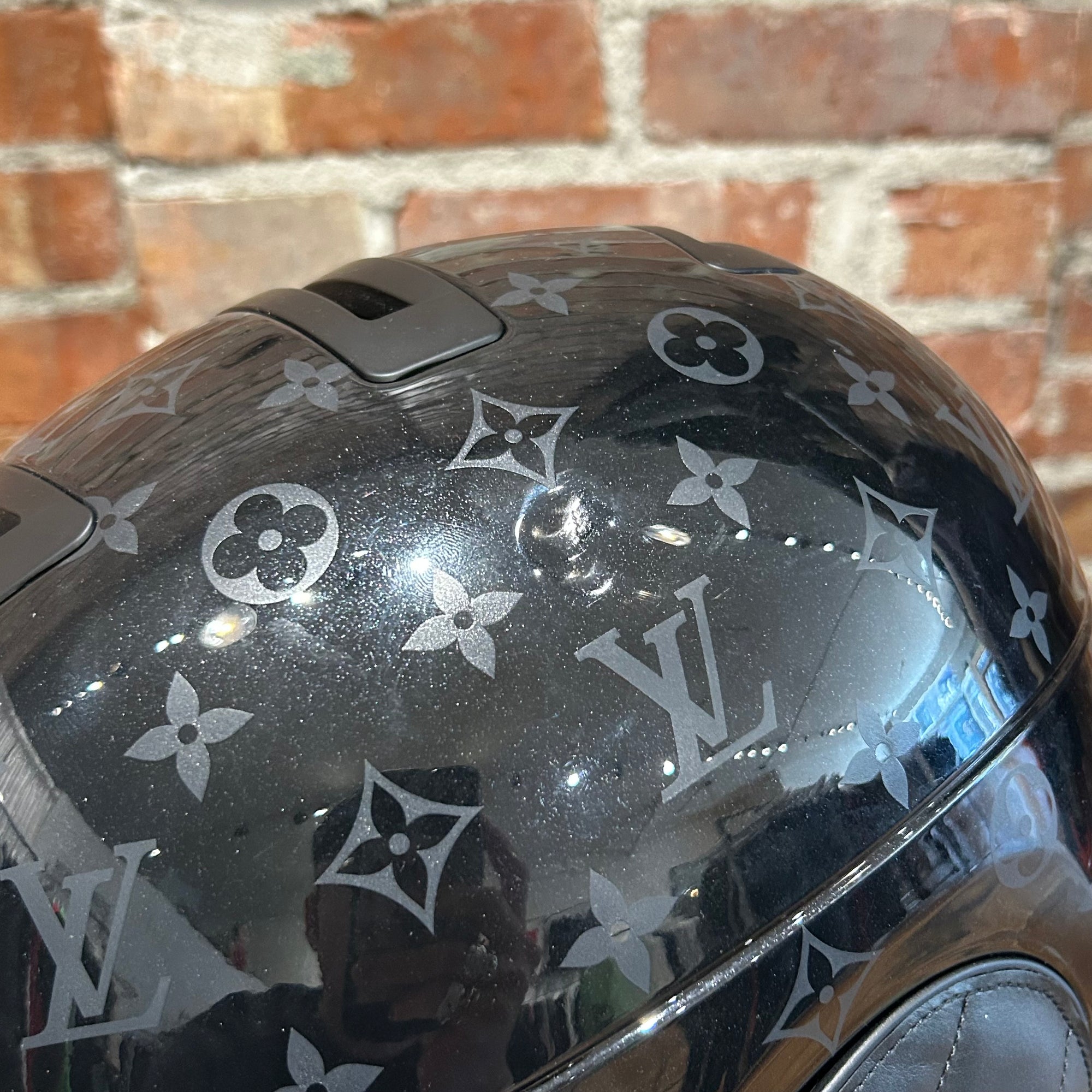 LOUIS VUITTON SKI HELMET ‘BLACK’