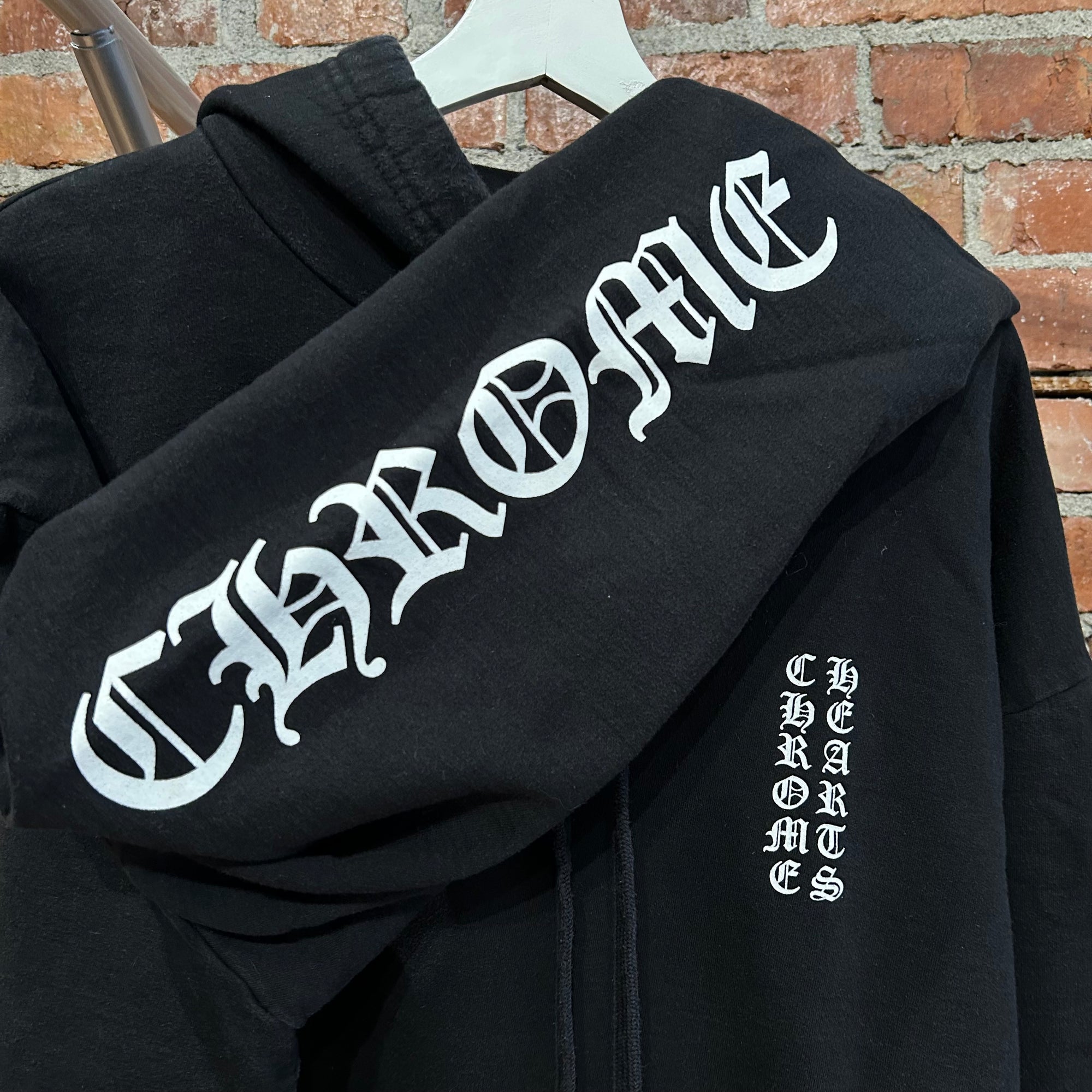 CHROME HEARTS VERTICAL SCRIPT PULLOVER HOODIE ‘BLACK’