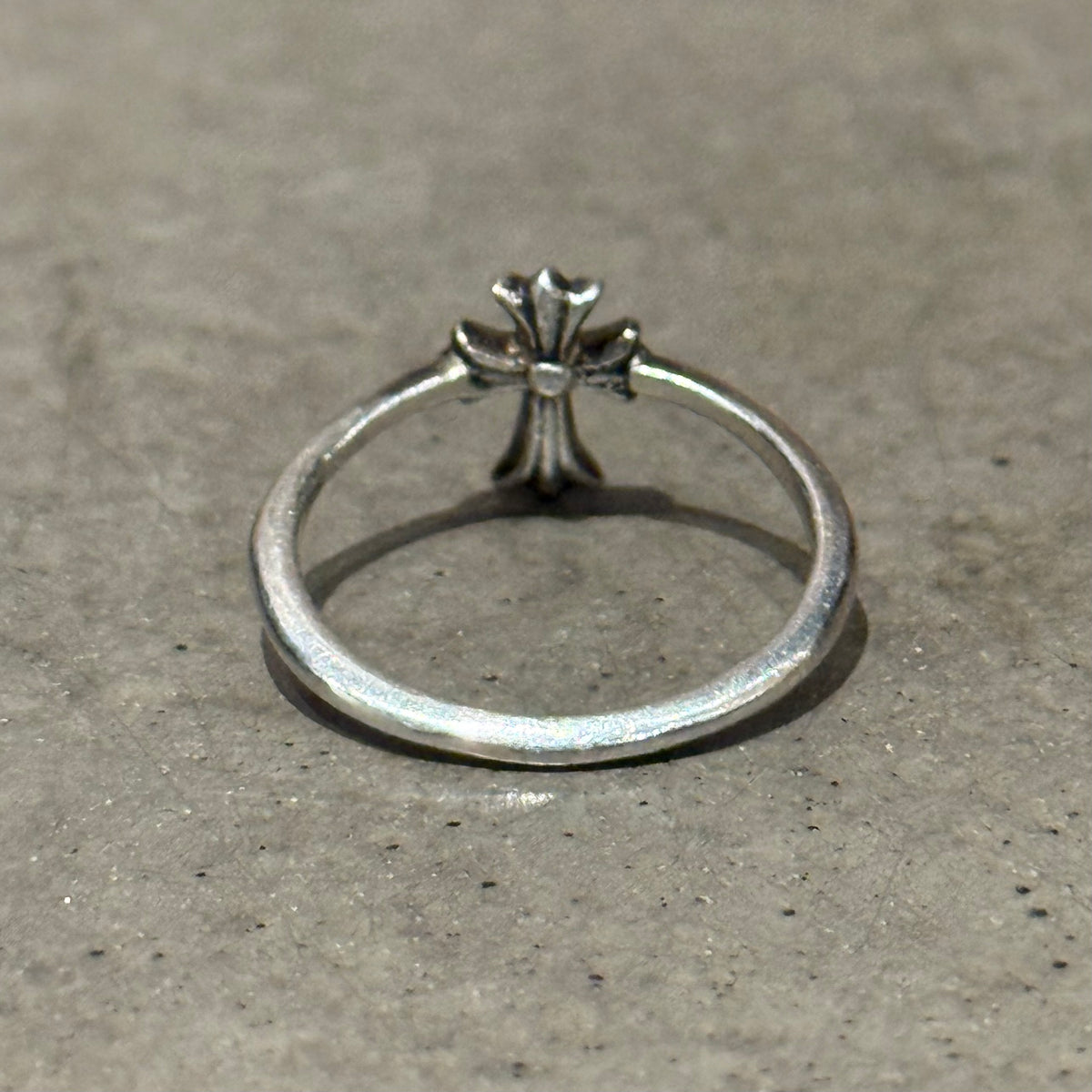 CHROME HEARTS DIAMOND CROSS BUBBLEGUM RING ‘SILVER’