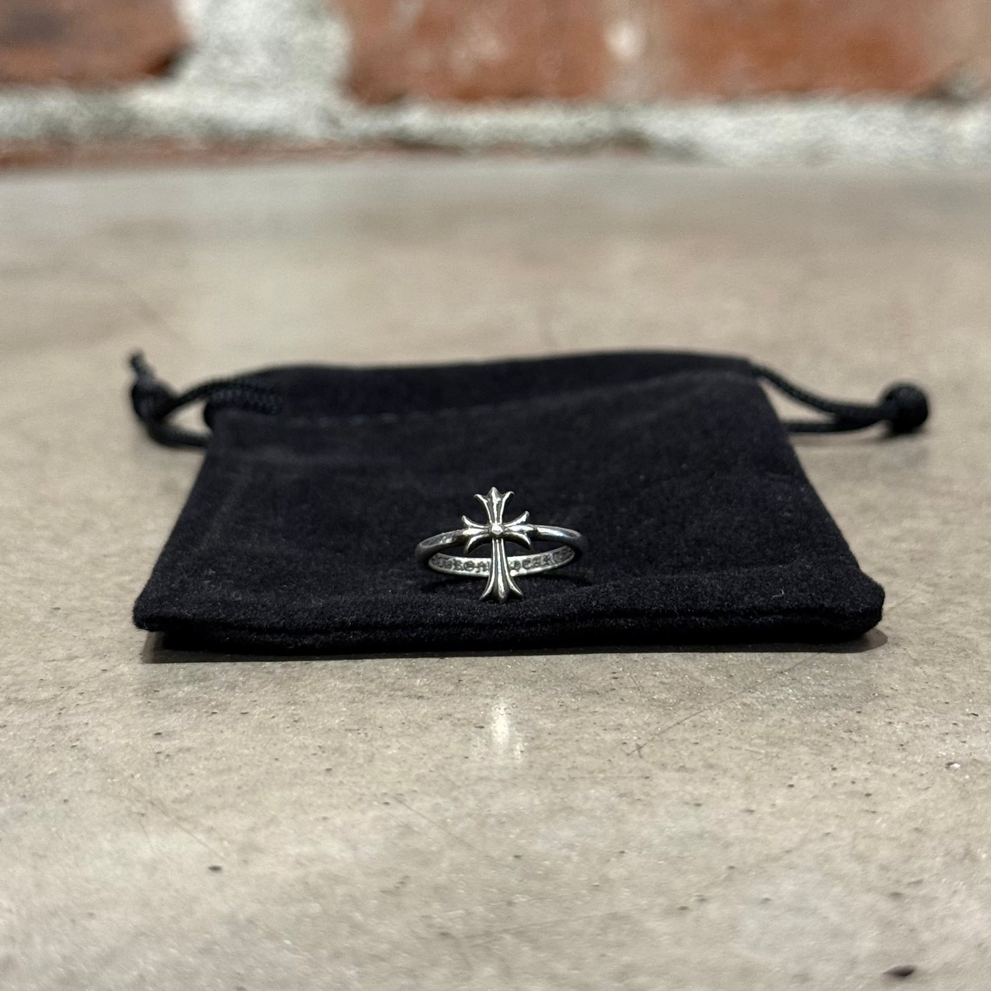 CHROME HEARTS CROSS BUBBLE GUM RING ‘SILVER’