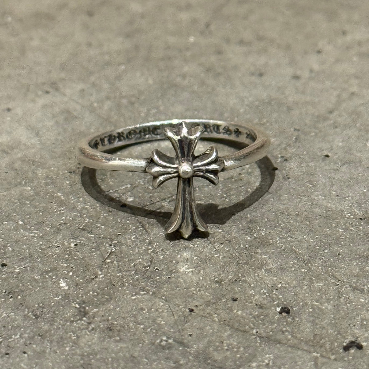CHROME HEARTS CROSS BUBBLEGUM RING ‘SILVER’