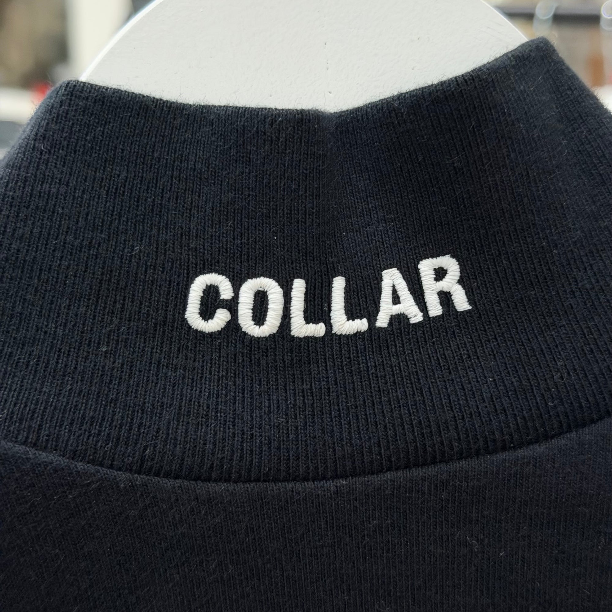 VETEMENTS AW20 "COLLAR" TURTLENECK ‘BLACK’