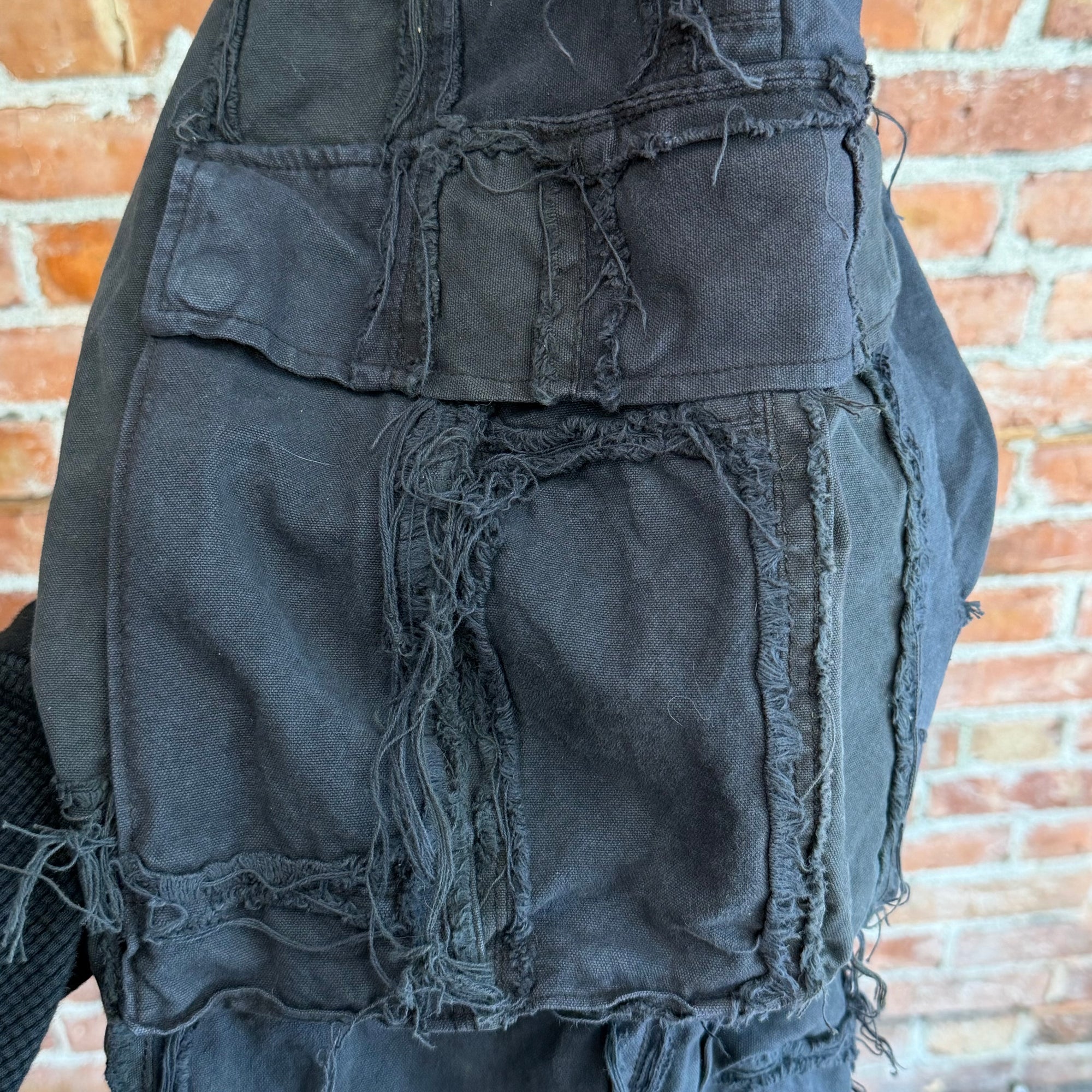GALLERY DEPT. DISTRESSED PROGRAMMER CARGO PANTS ‘BLACK’