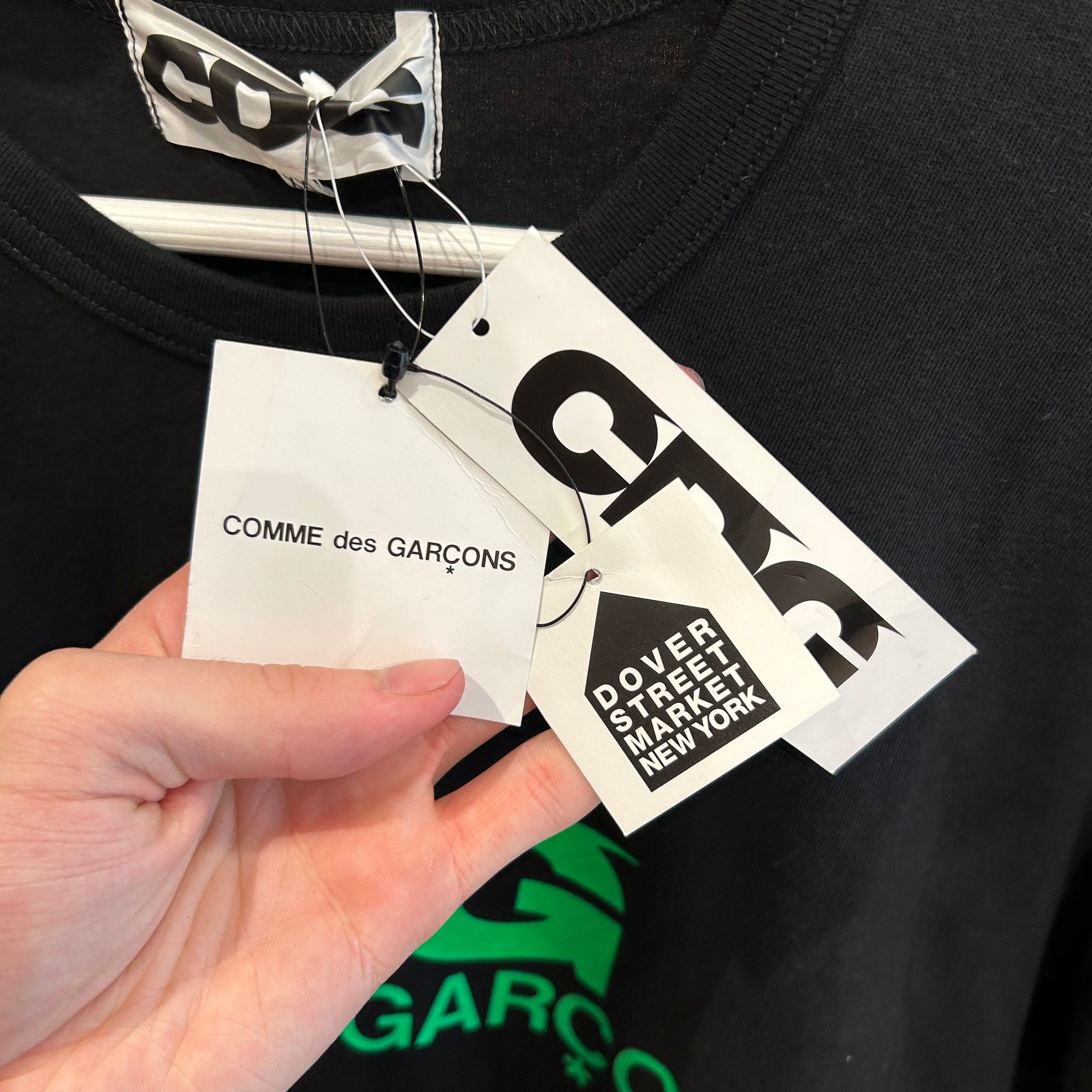 COMME DES GARÇONS CDG LOGO TEE ‘BLACK/GREEN’