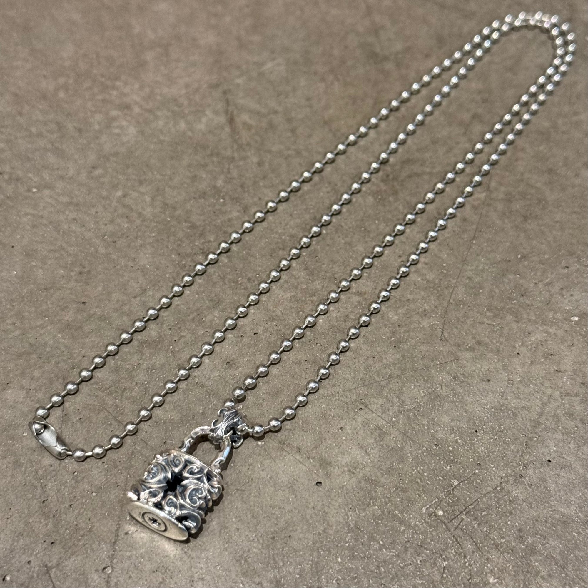 DEAL DESIGN PERSONA PADLOCK NECKLACE ‘SILVER’