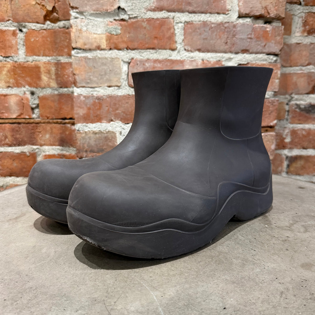 BOTTEGA VENETA PUDDLE BOOTS ‘CHOCOLATE’
