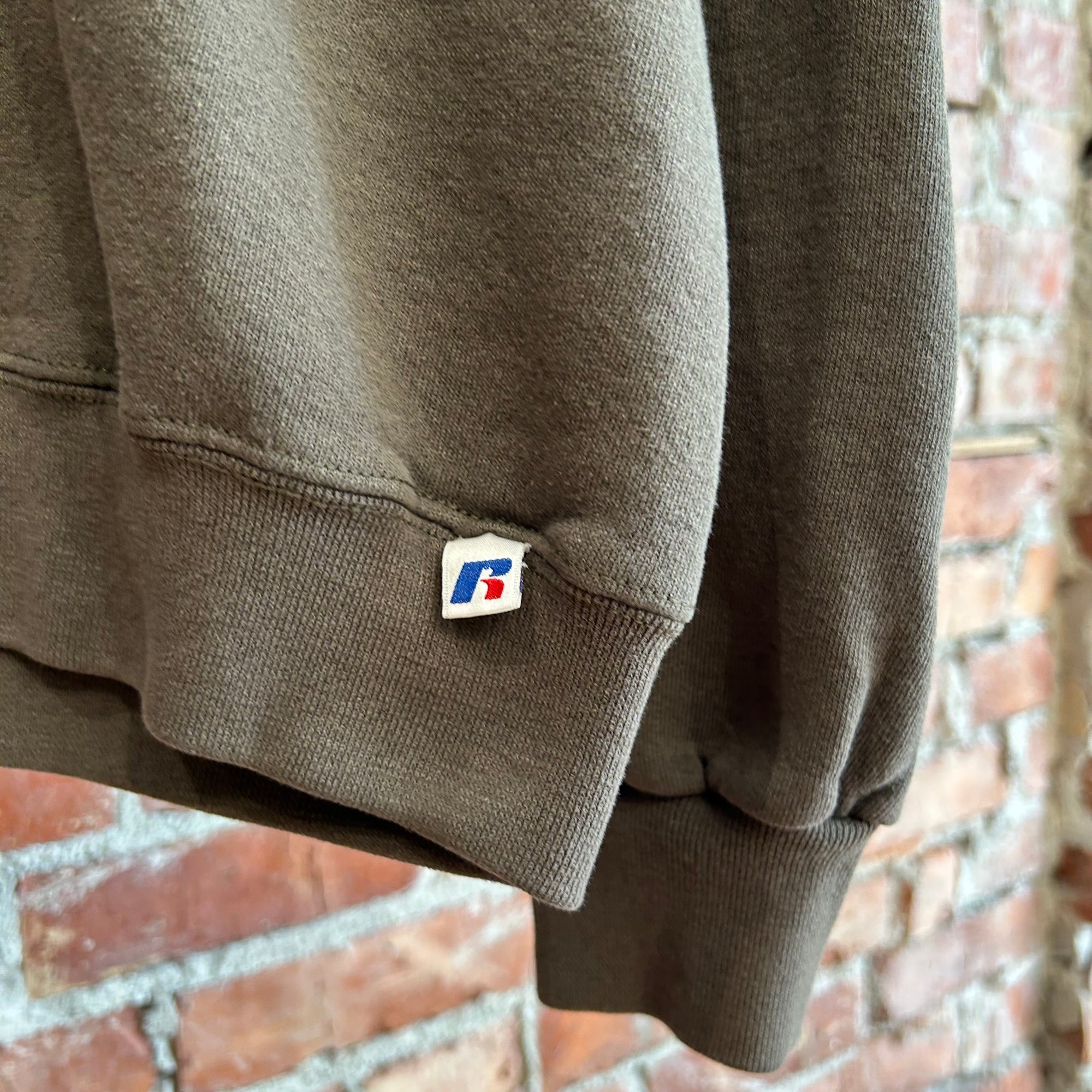 RUSSELL ATHETLIC 90S VINTAGE FADER CREWNECK ‘BROWN’