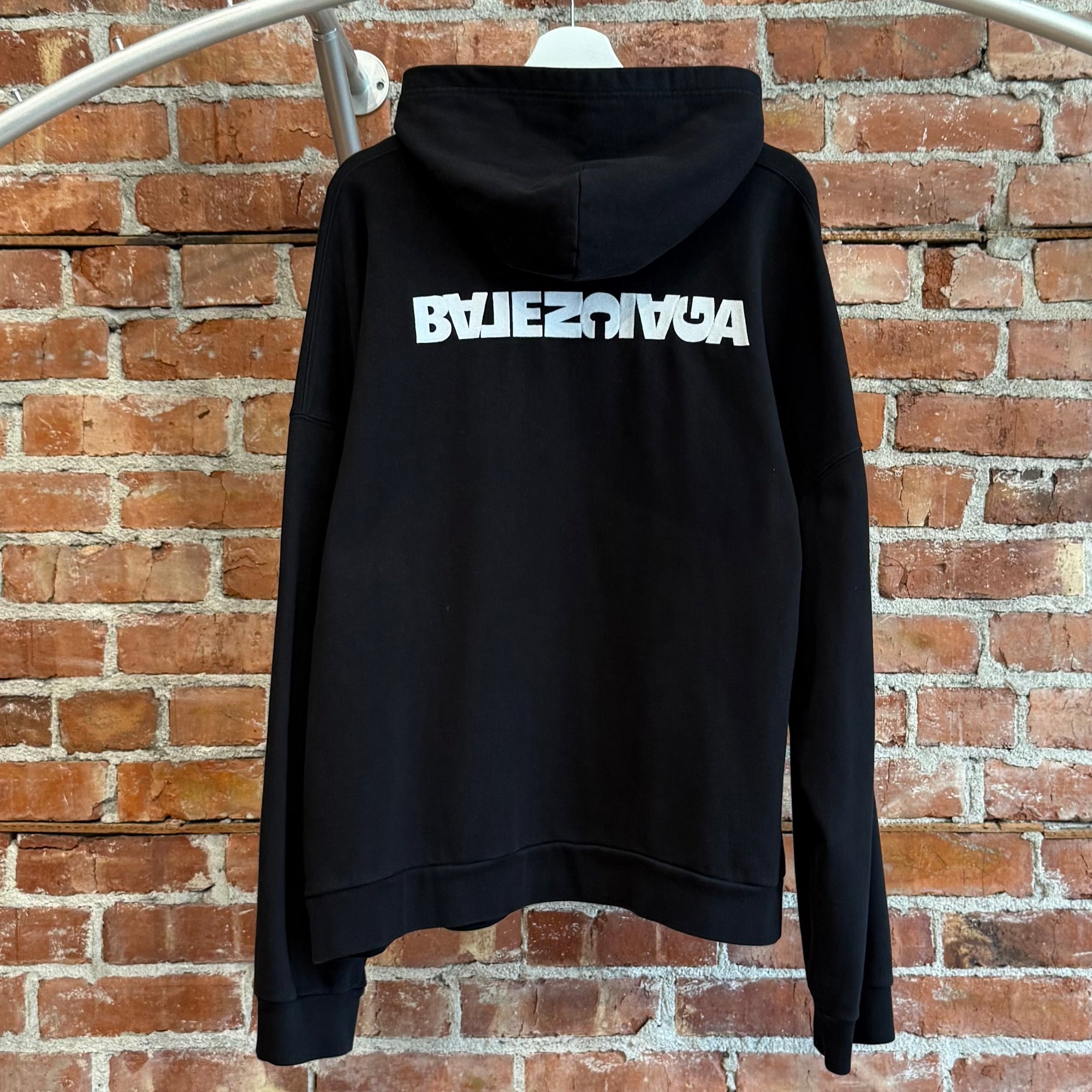 BALENCIAGA FW22 TURNOVER LOGO HOODIE ‘BLACK’