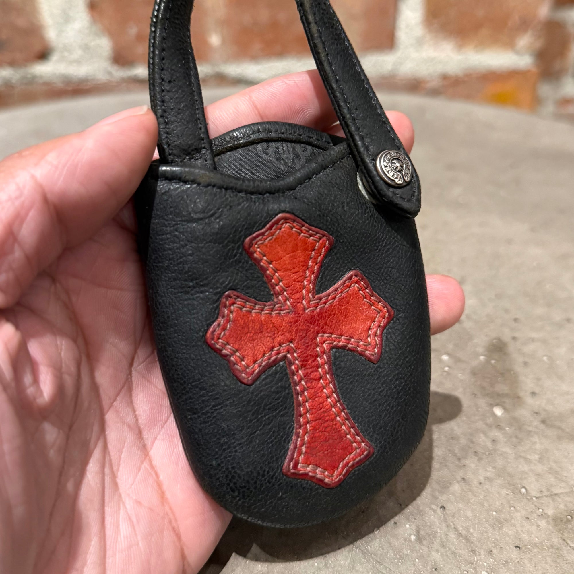 CHROME HEARTS ZIPPO SLING POUCH ‘BLACK/RED’