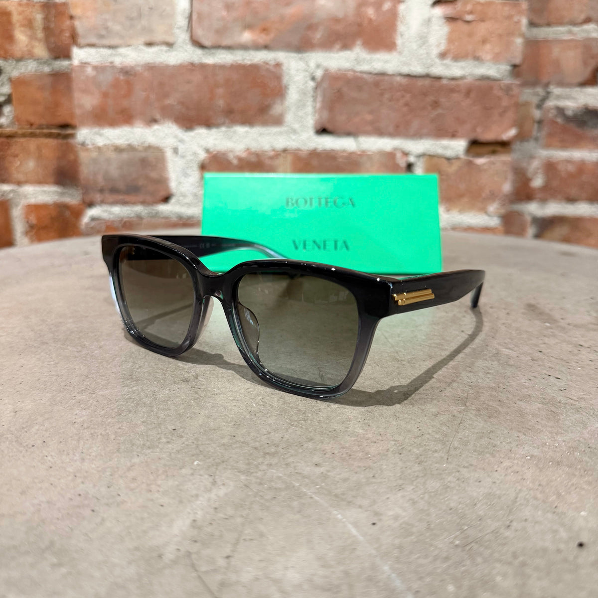 BOTTEGA VENETA BV1461SK GRADIENT SUNGLASSES ‘SMOKE’