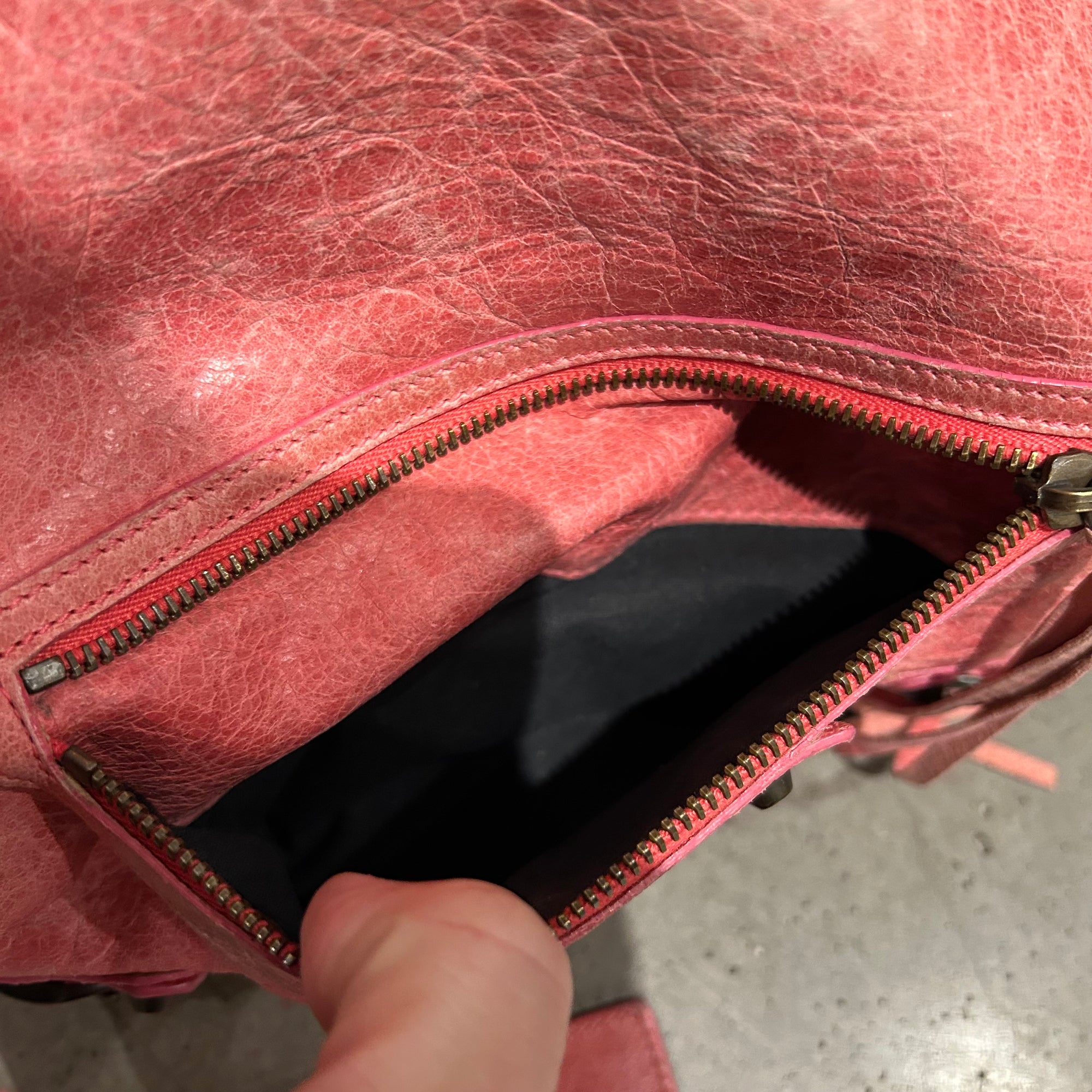 BALENCIAGA CITY MESSENGER SHOULDER BAG ‘RED’
