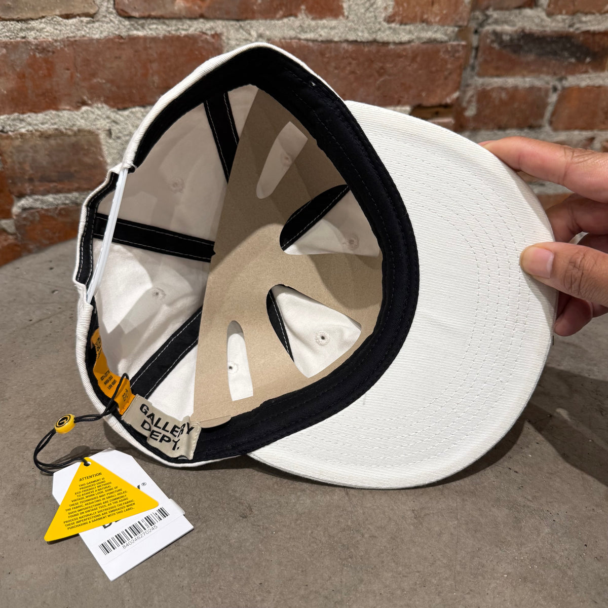GALLERY DEPT. EMBROIDERED DEPT LOGO HAT ‘WHITE’