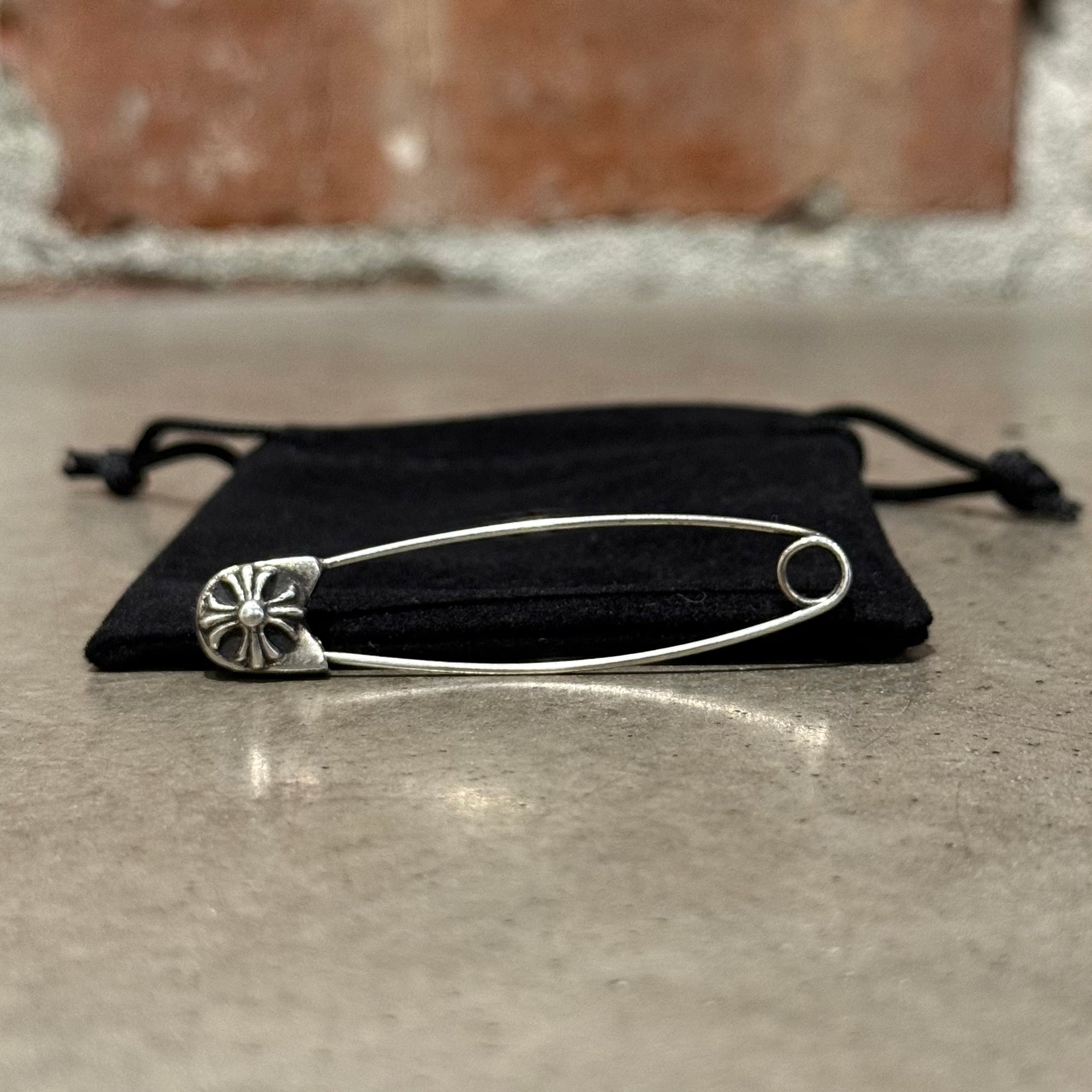 CHROME HEARTS 2” LARGE SAFETY PIN ‘SILVER’