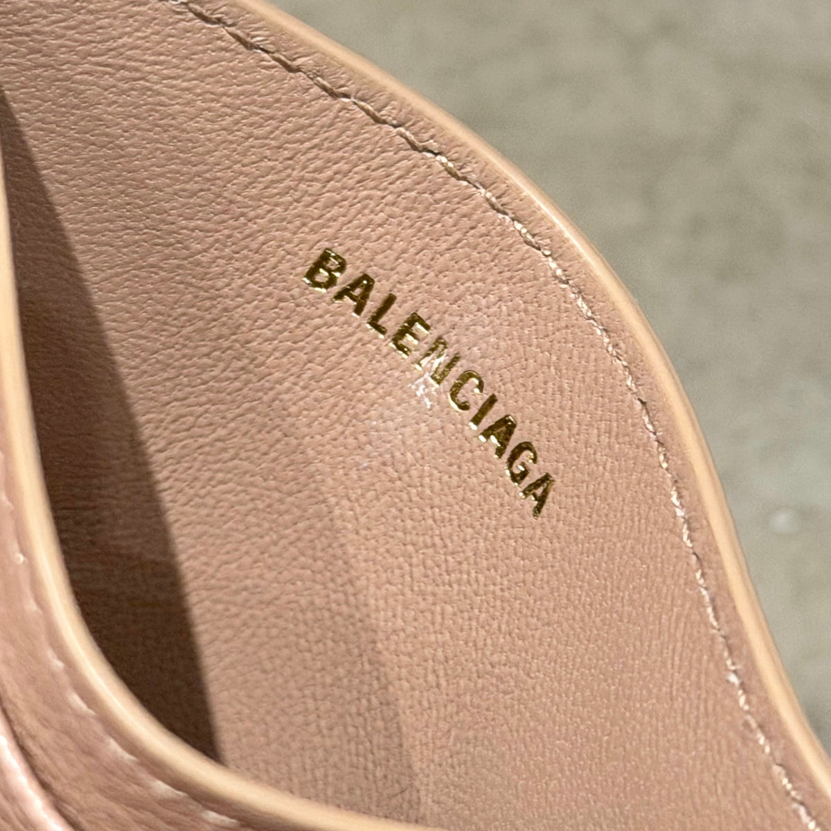 BALENCIAGA LEATHER BB CARD HOLDER ‘SALMON PINK’